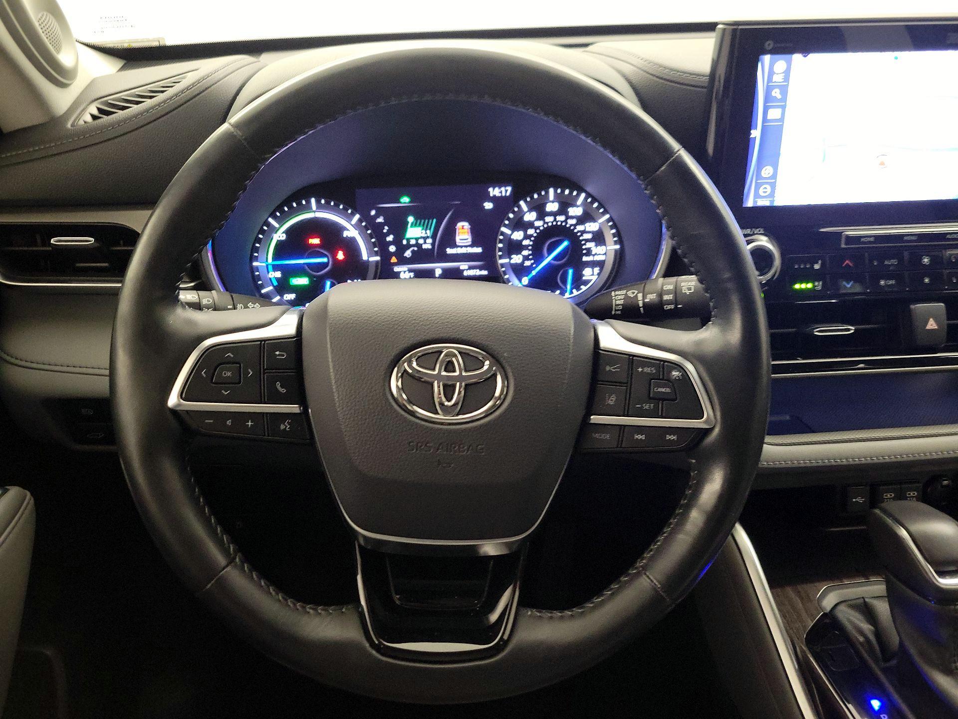 Thumbnail: 2021 Toyota Highlander - 10