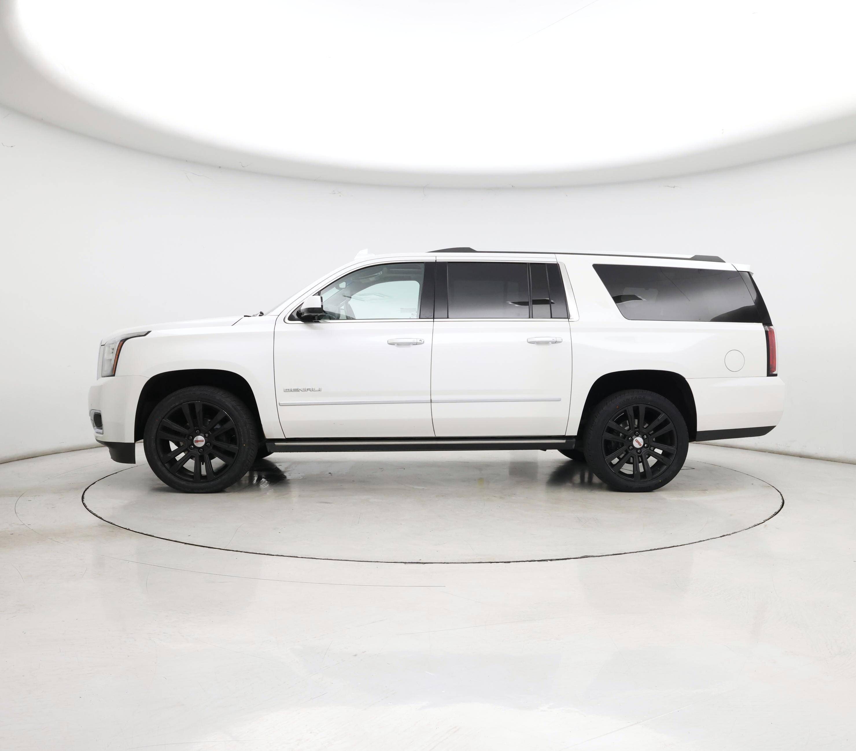 Thumbnail: 2020 GMC Yukon XL - 3