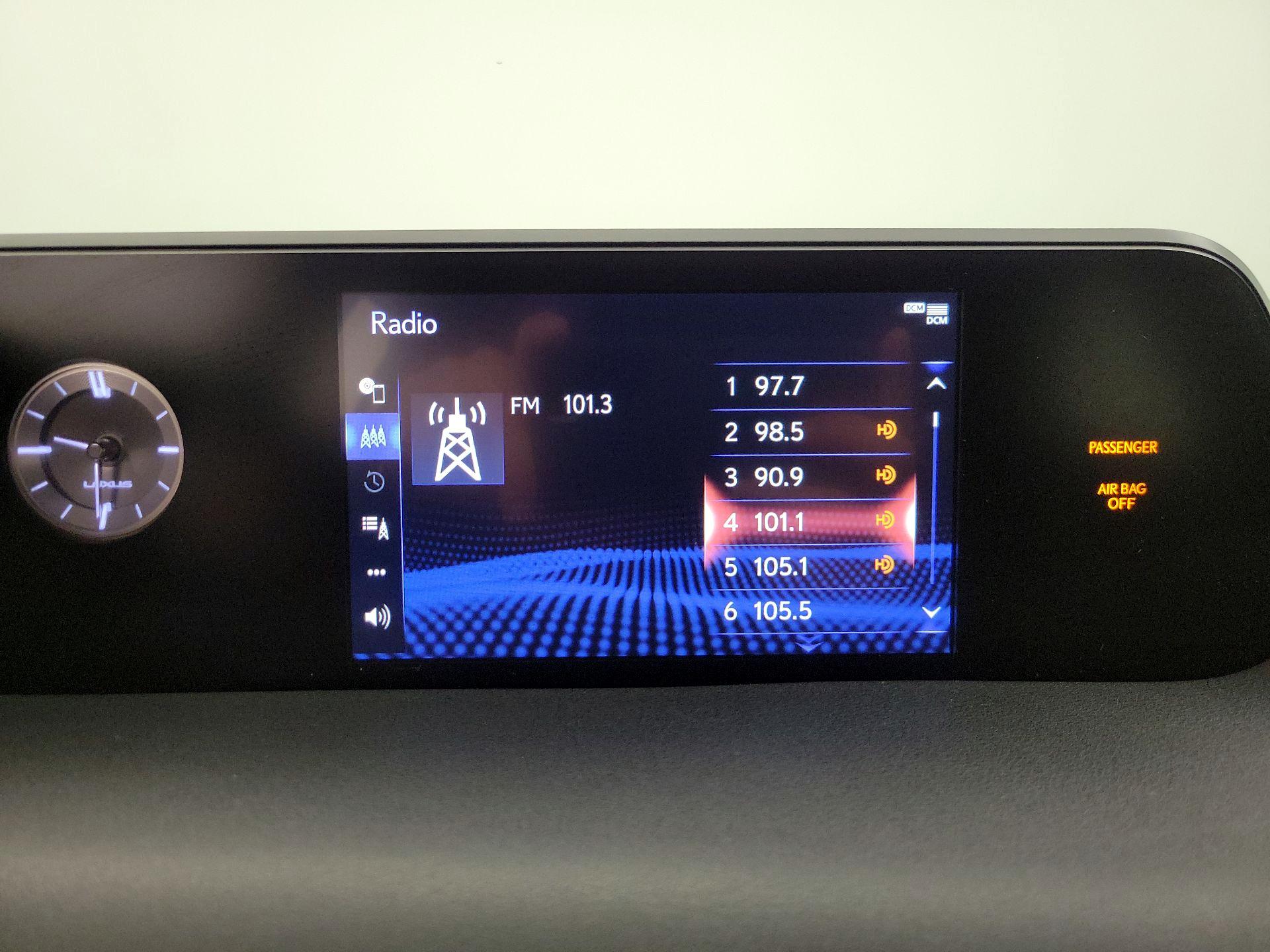 Thumbnail: 2022 Lexus UX - 14