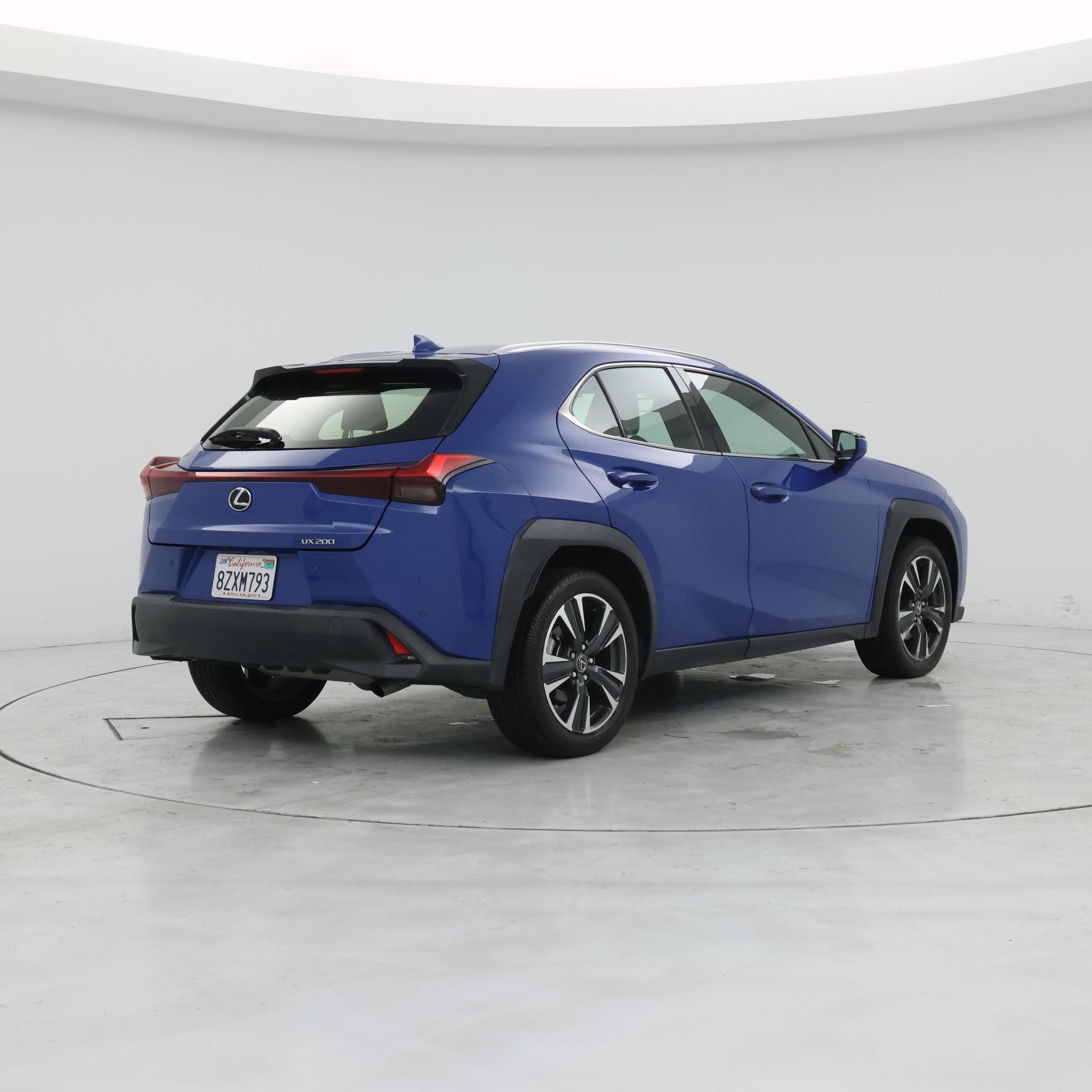 Thumbnail: 2022 Lexus UX - 8