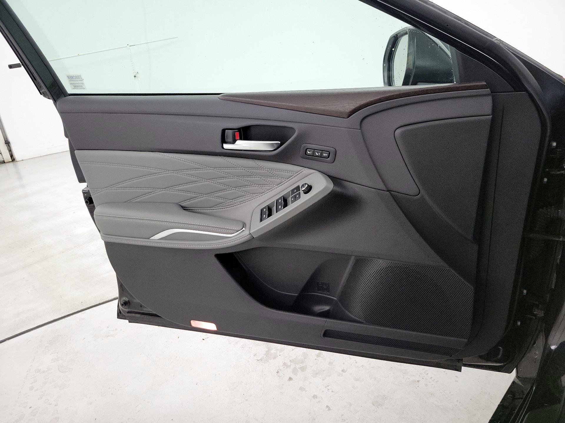 Thumbnail: 2019 Toyota Avalon - 12