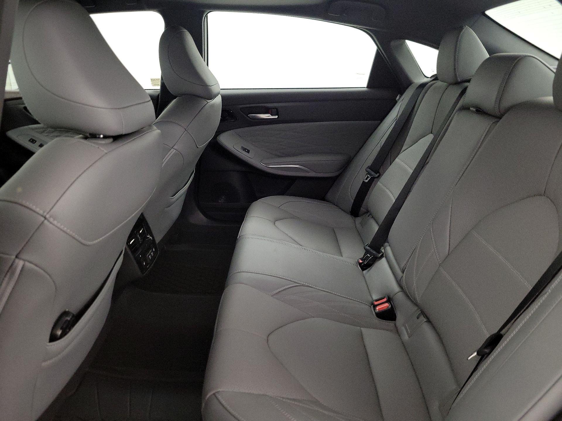 Thumbnail: 2019 Toyota Avalon - 19