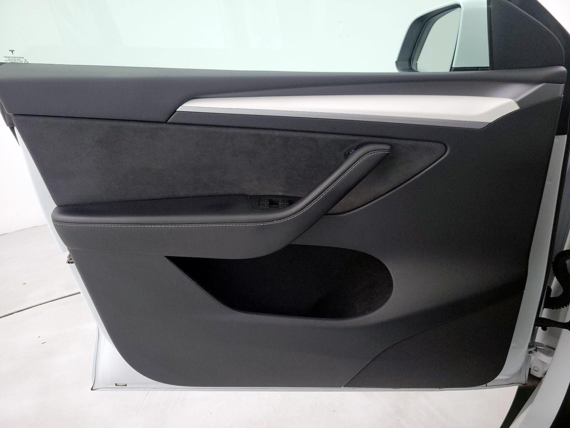 Thumbnail: 2023 Tesla Model Y - 12