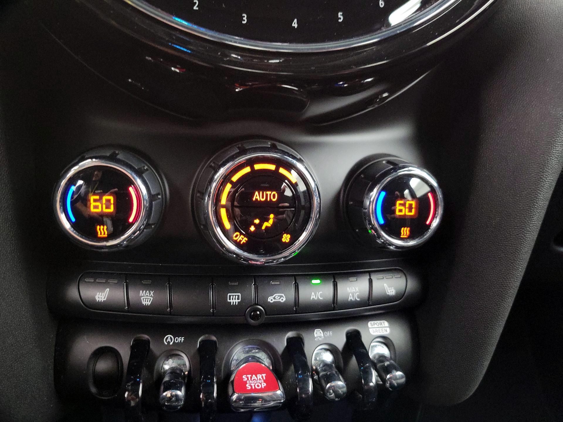 Thumbnail: 2023 MINI Cooper Hardtop - 17