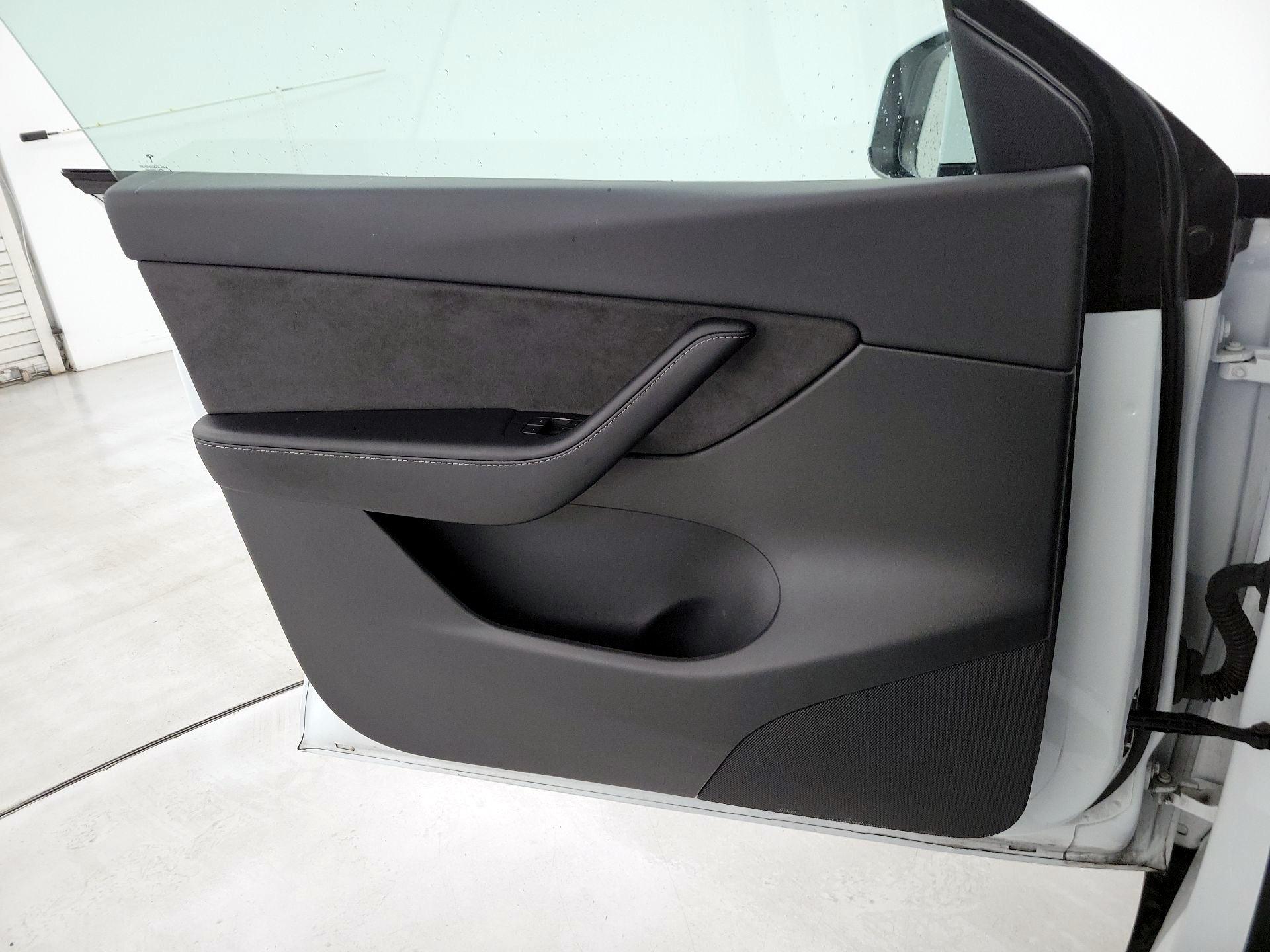 Thumbnail: 2022 Tesla Model Y - 12