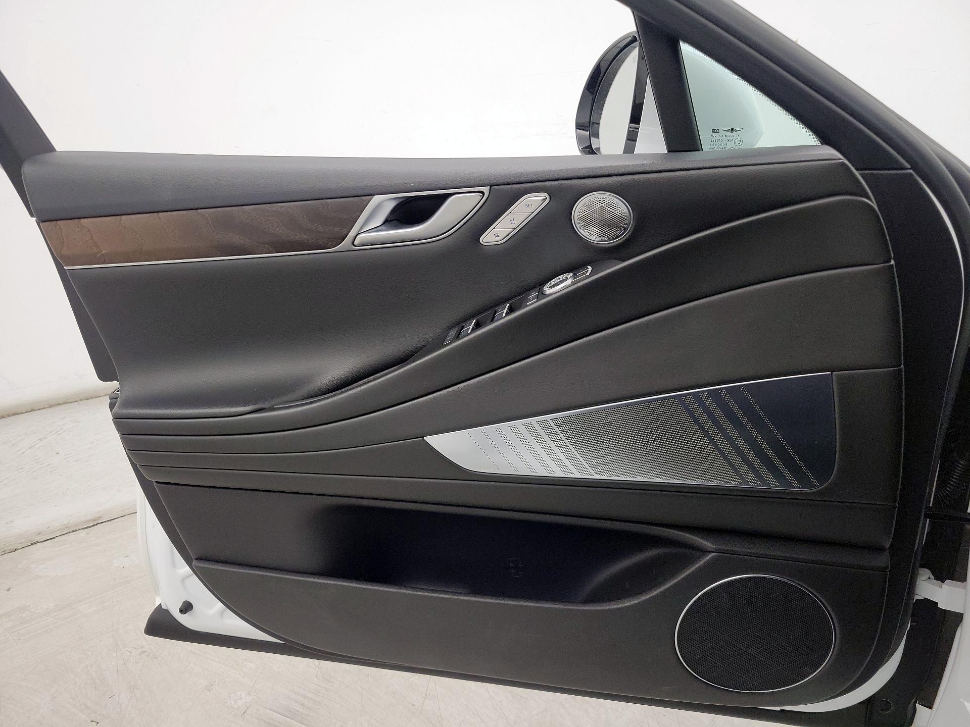 Thumbnail: 2021 Genesis G80 - 12
