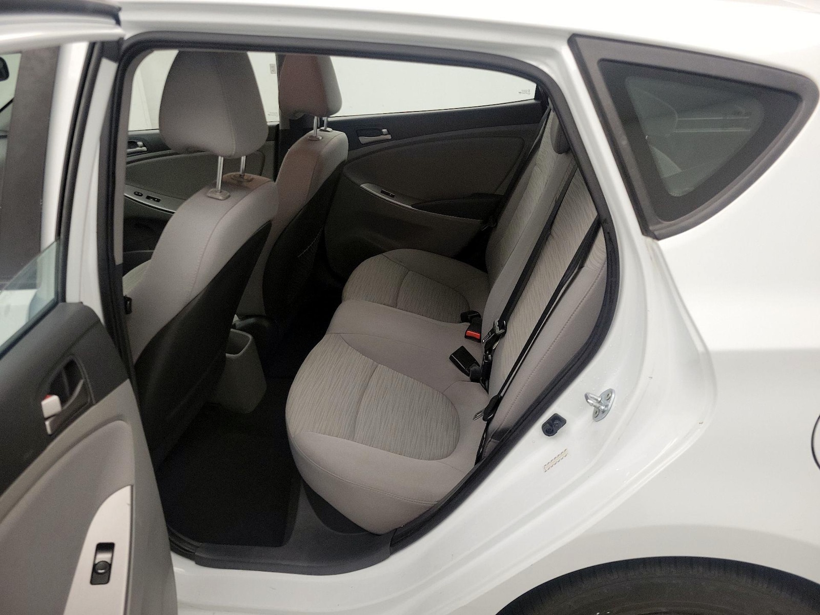 2017 Hyundai Accent SE - Photo 19