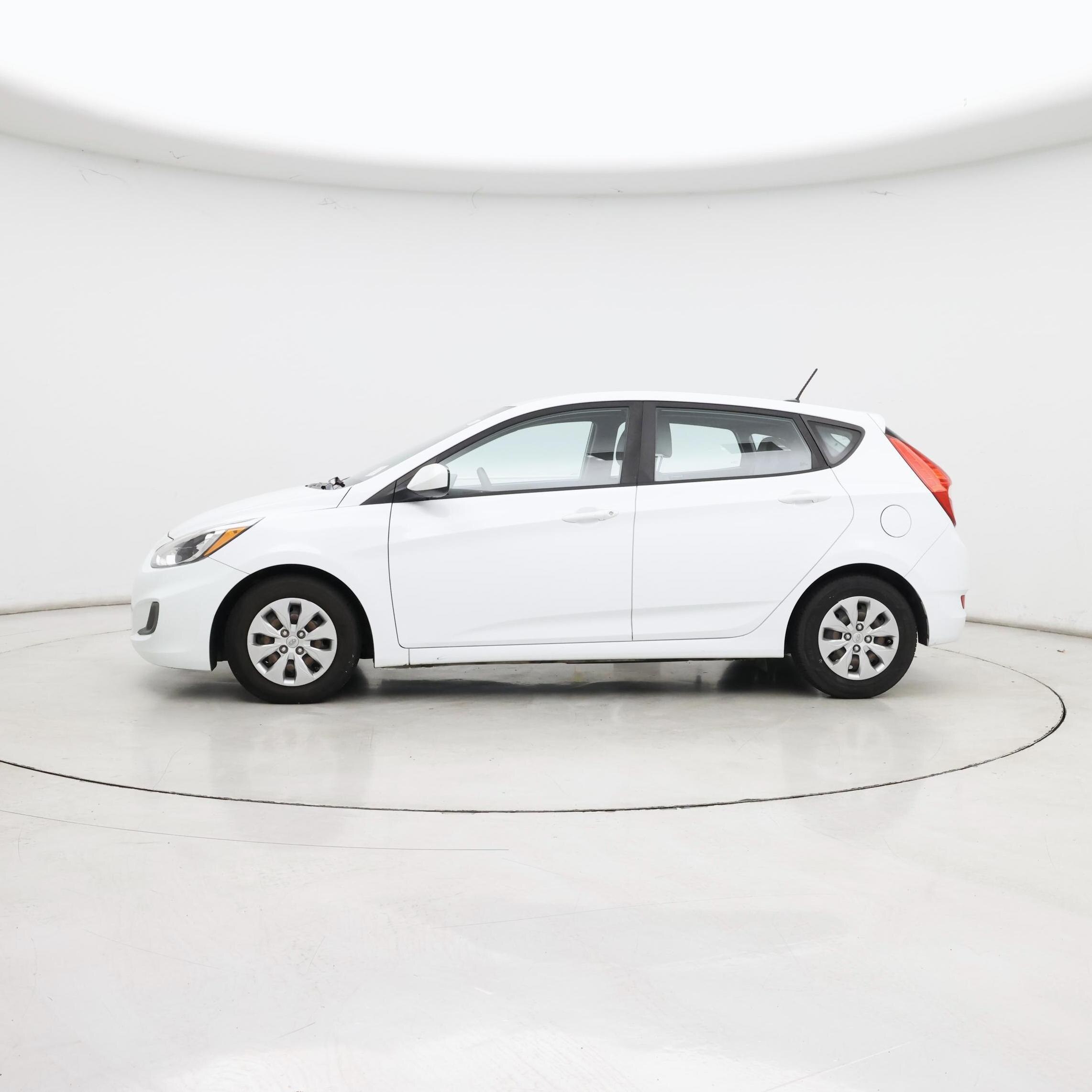 Thumbnail: 2017 Hyundai Accent - 3