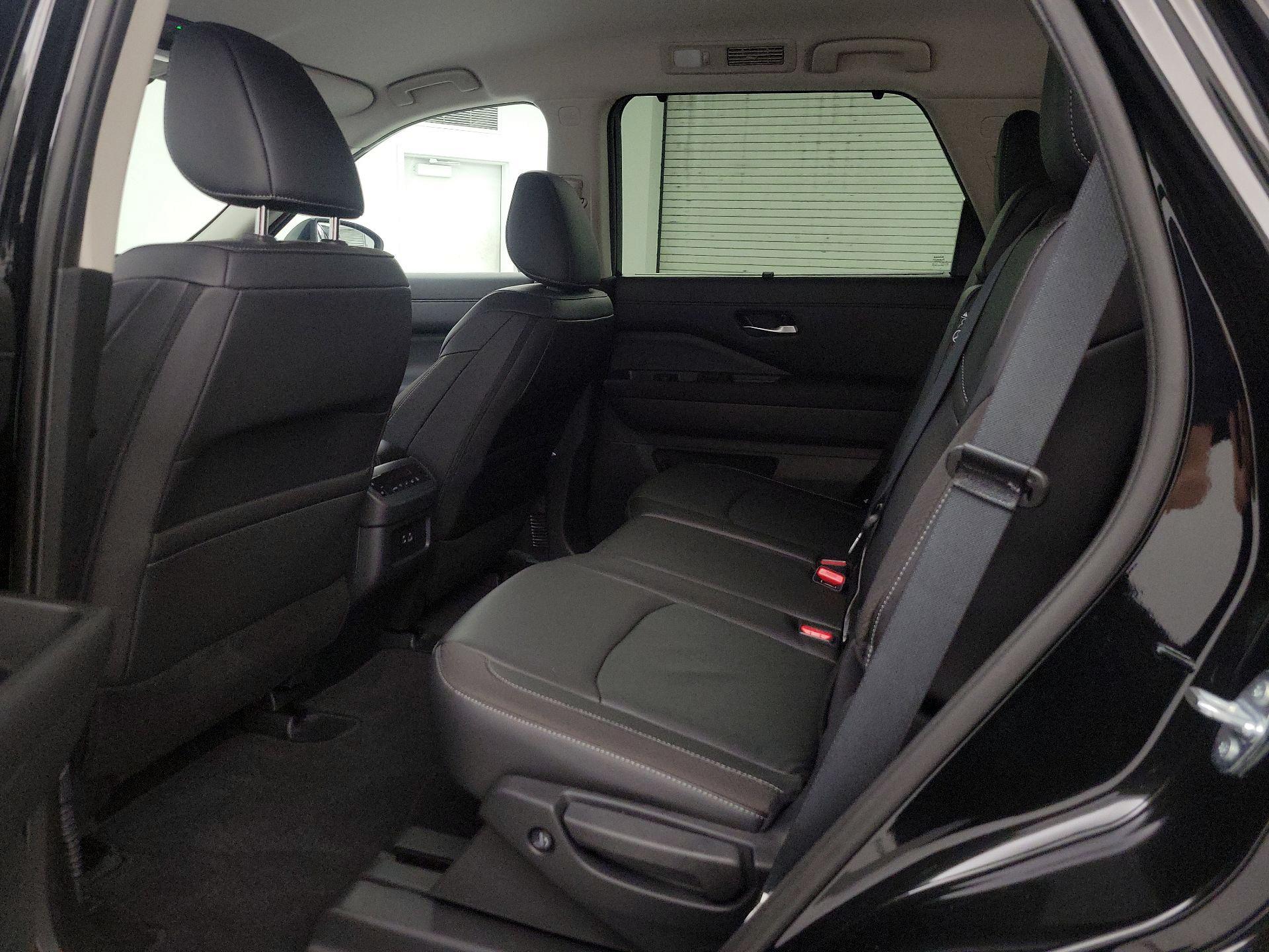 Thumbnail: 2025 Nissan Pathfinder - 19
