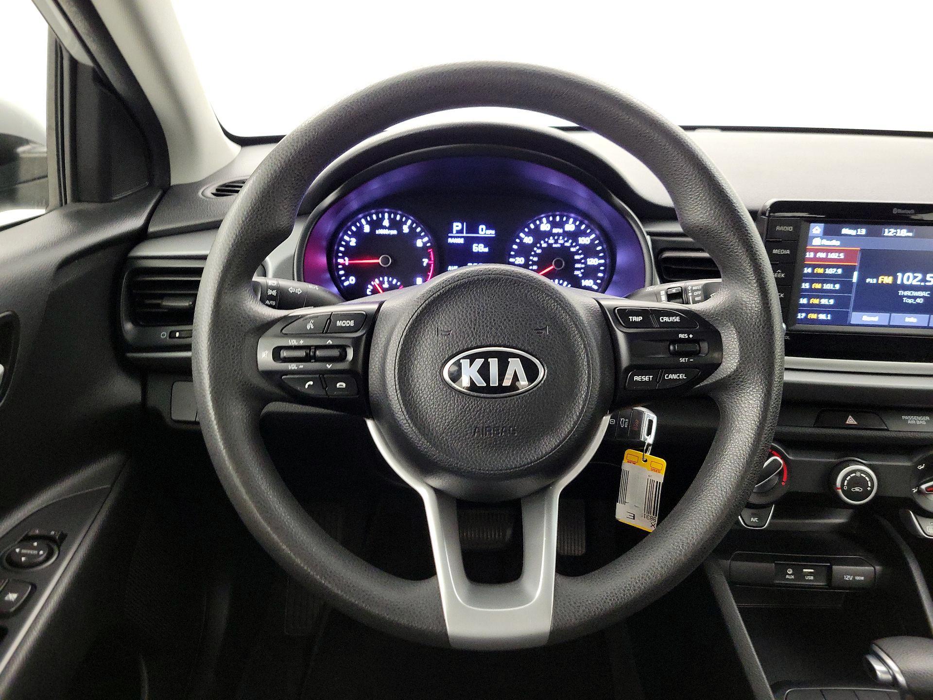 Thumbnail: 2019 Kia Rio - 10