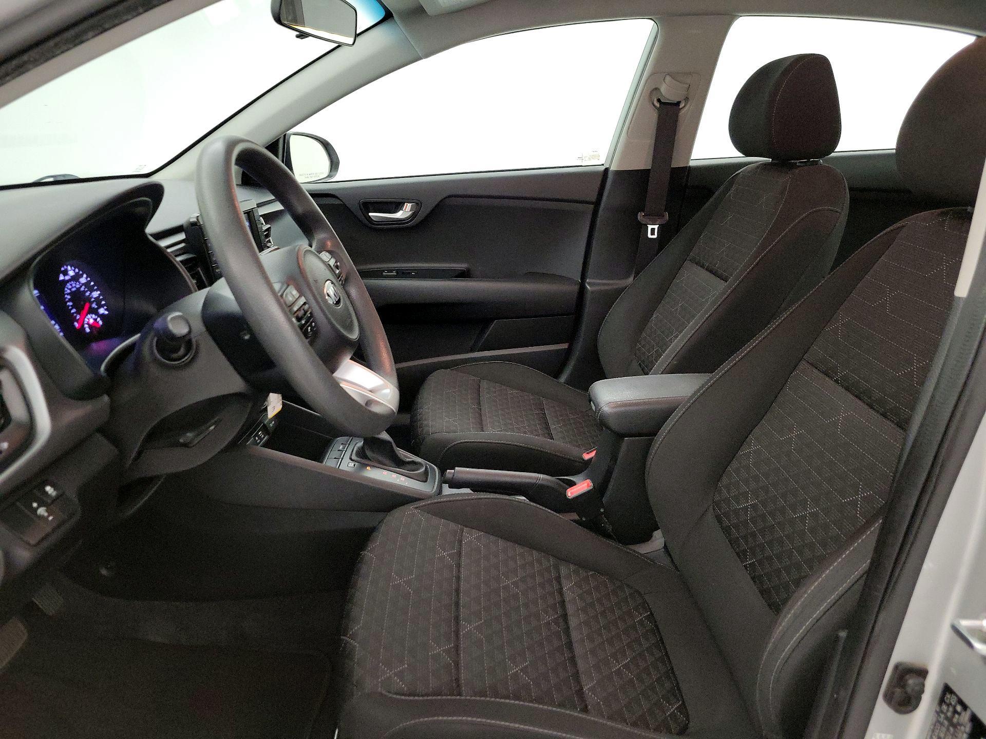 Thumbnail: 2019 Kia Rio - 11