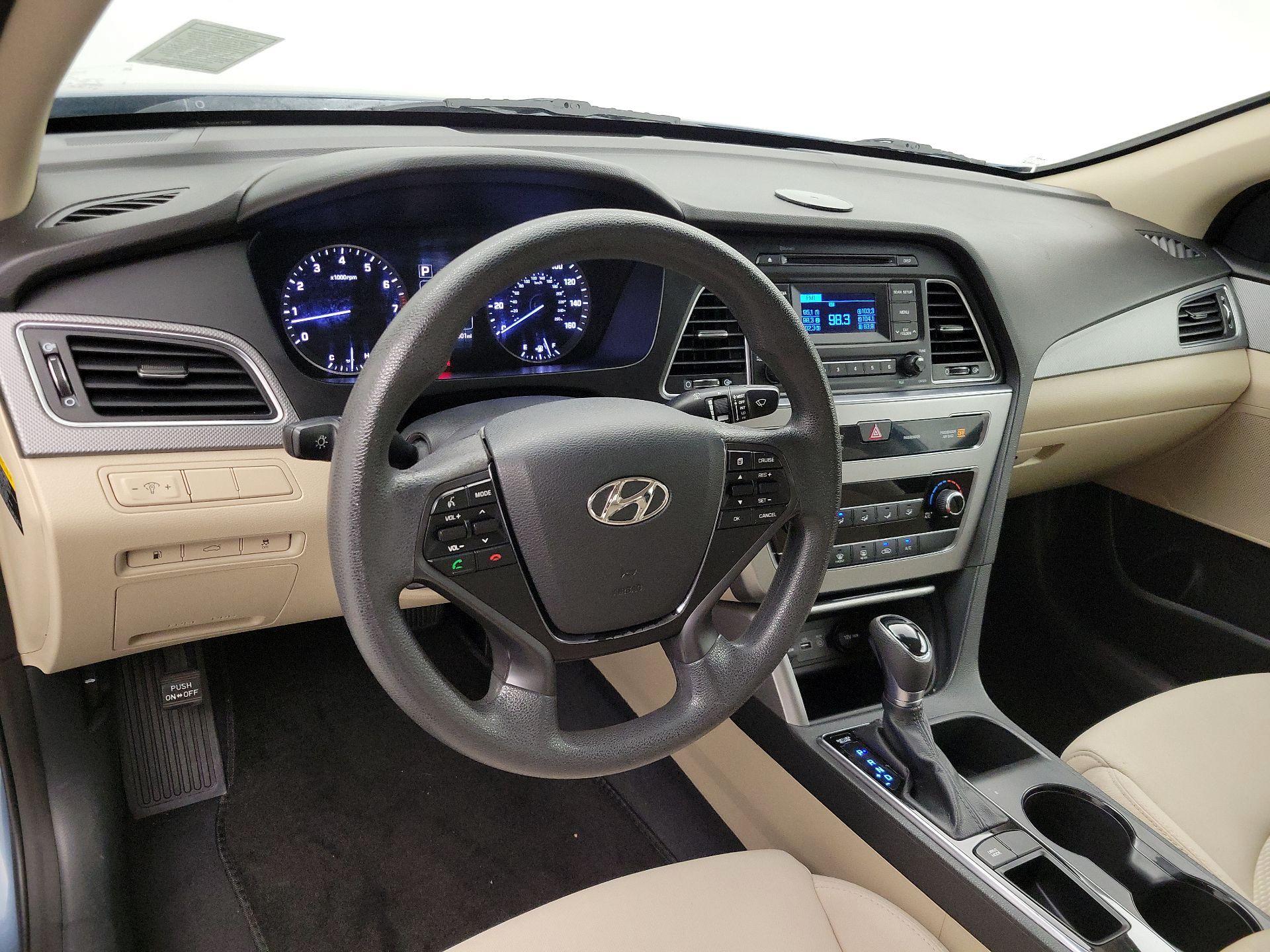 Thumbnail: 2015 Hyundai Sonata - 9