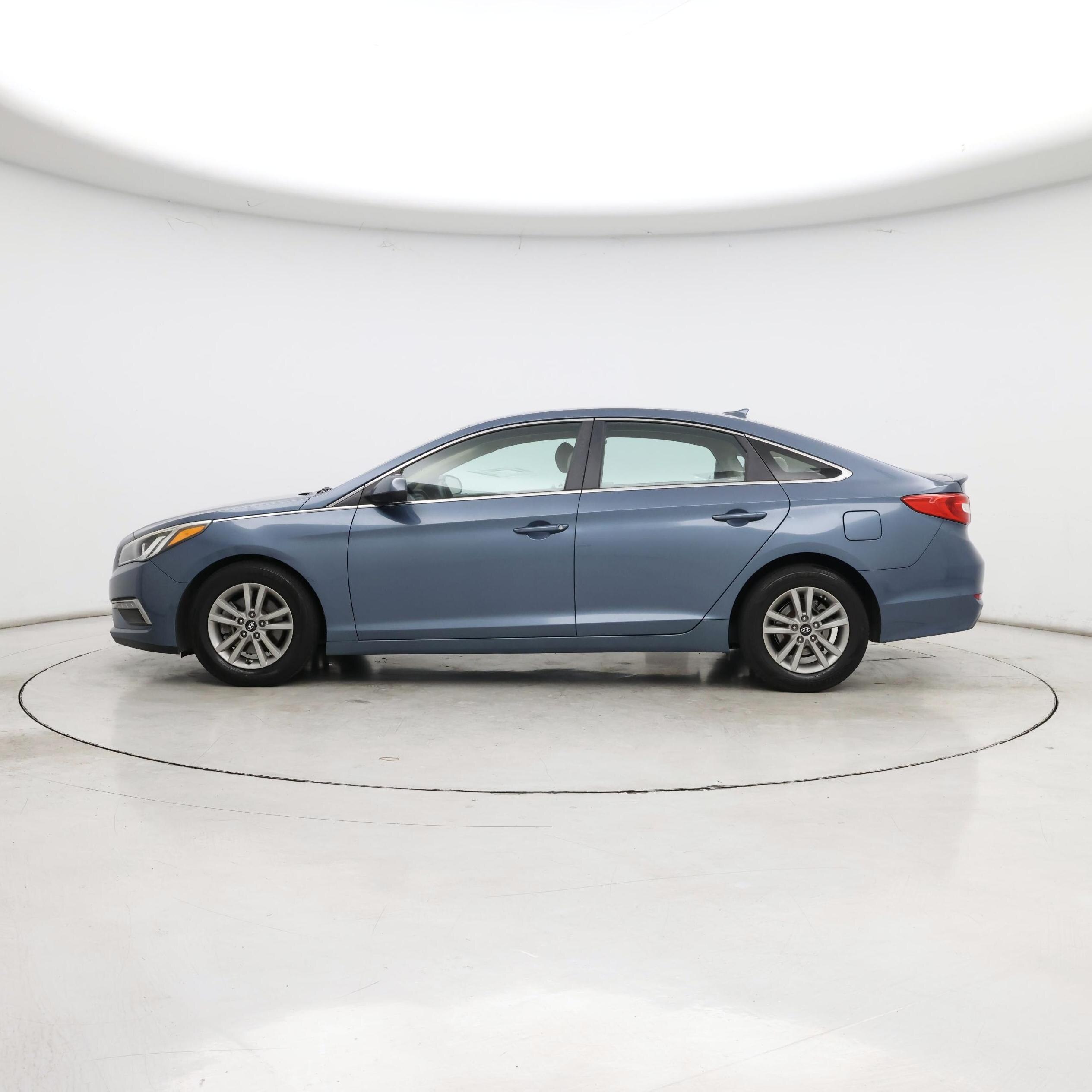 Thumbnail: 2015 Hyundai Sonata - 3