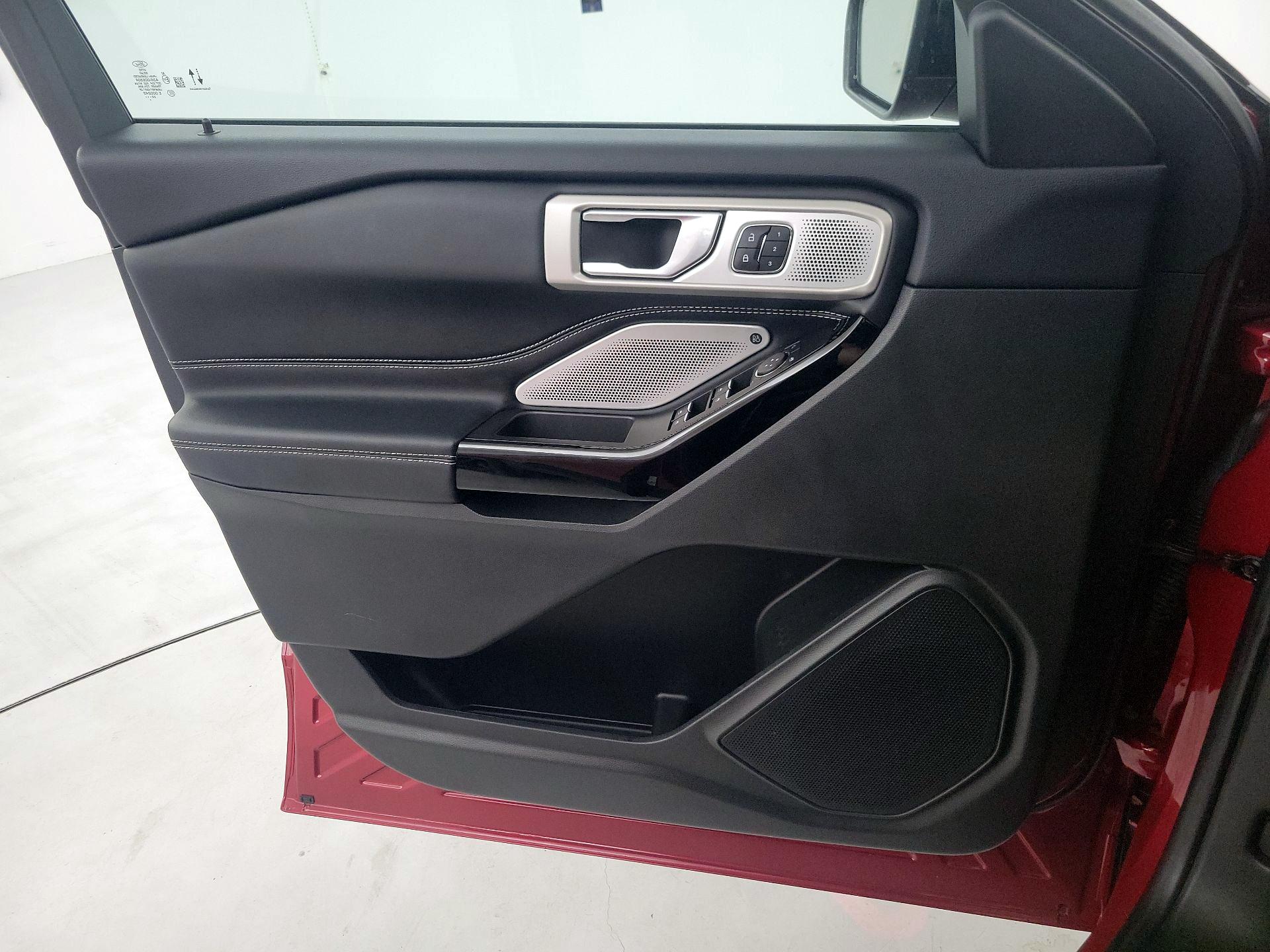 Thumbnail: 2022 Ford Explorer - 12