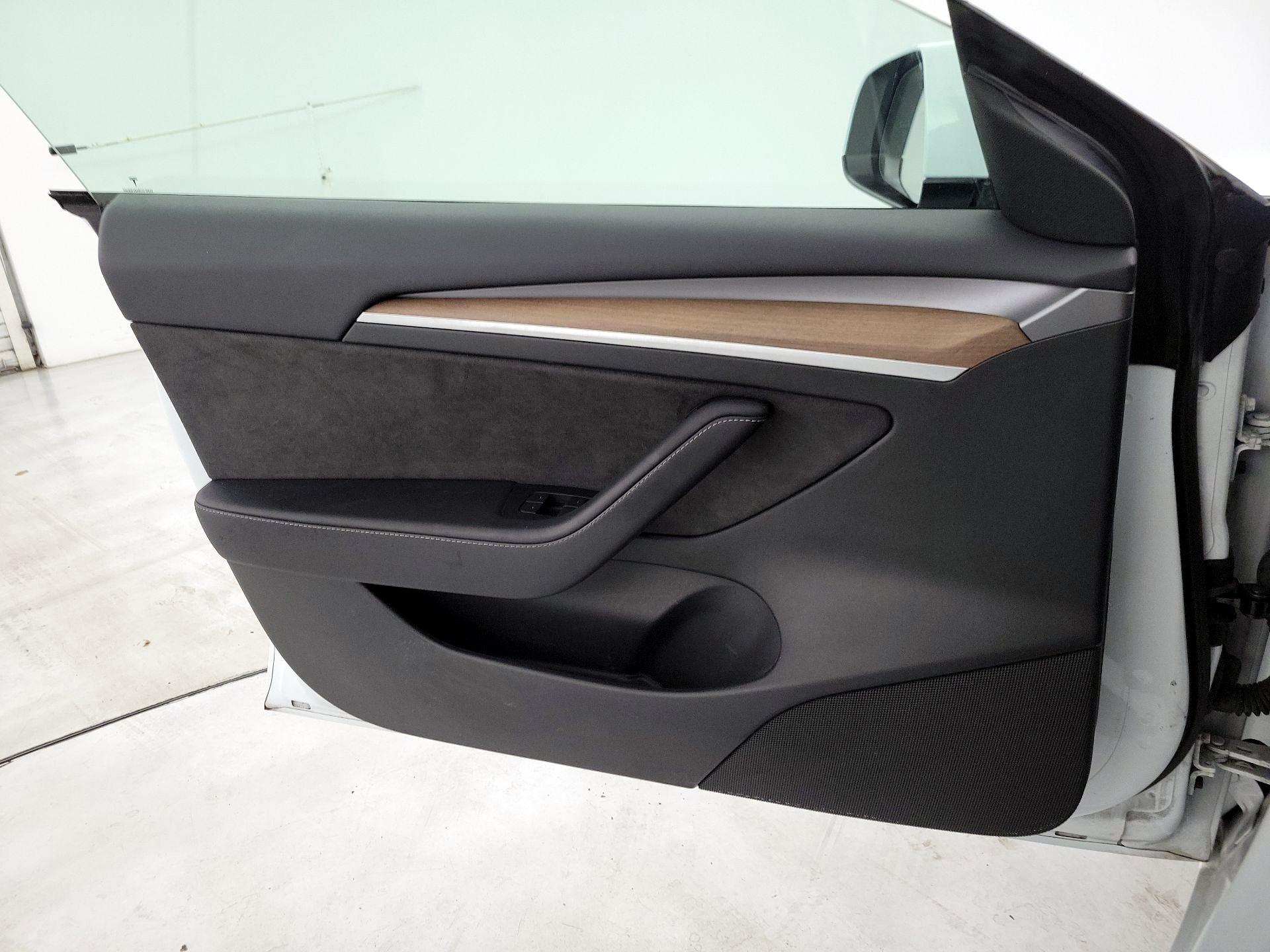 Thumbnail: 2023 Tesla Model 3 - 12