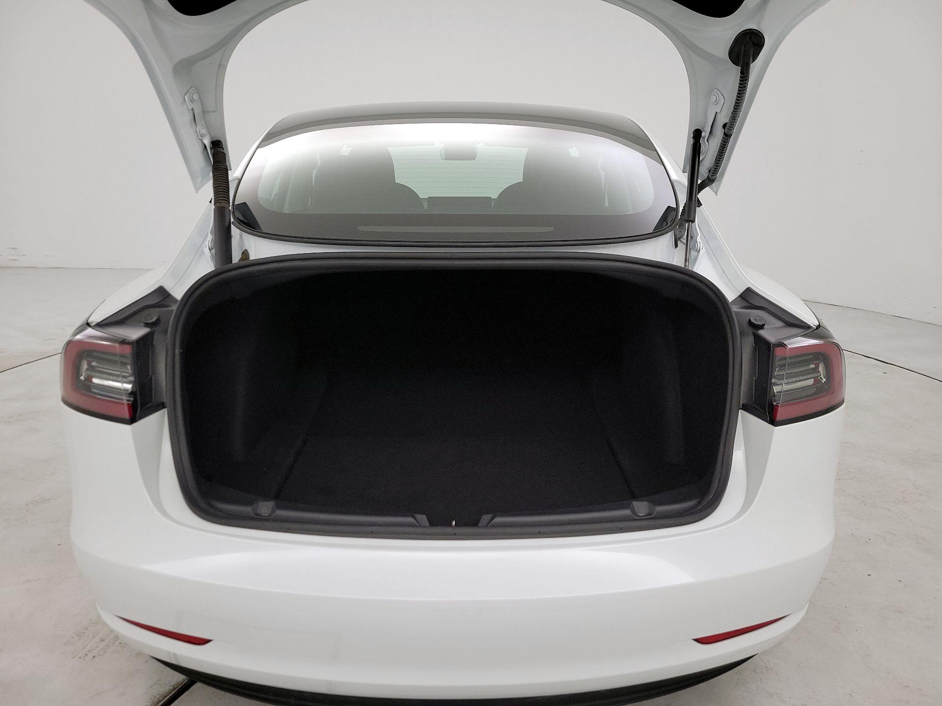 Thumbnail: 2023 Tesla Model 3 - 19