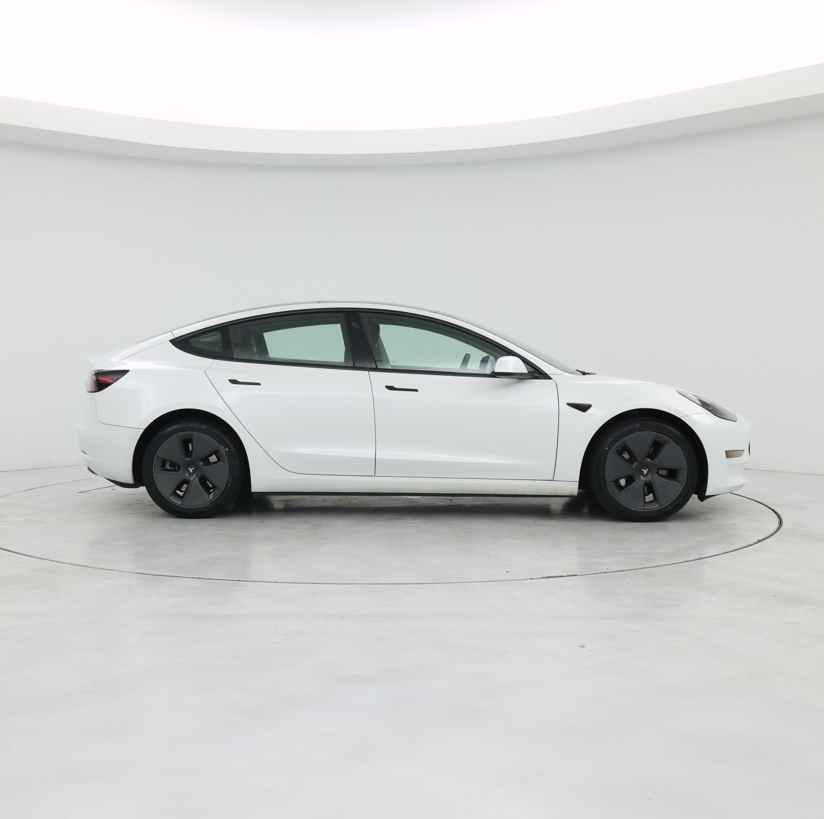 Thumbnail: 2023 Tesla Model 3 - 7