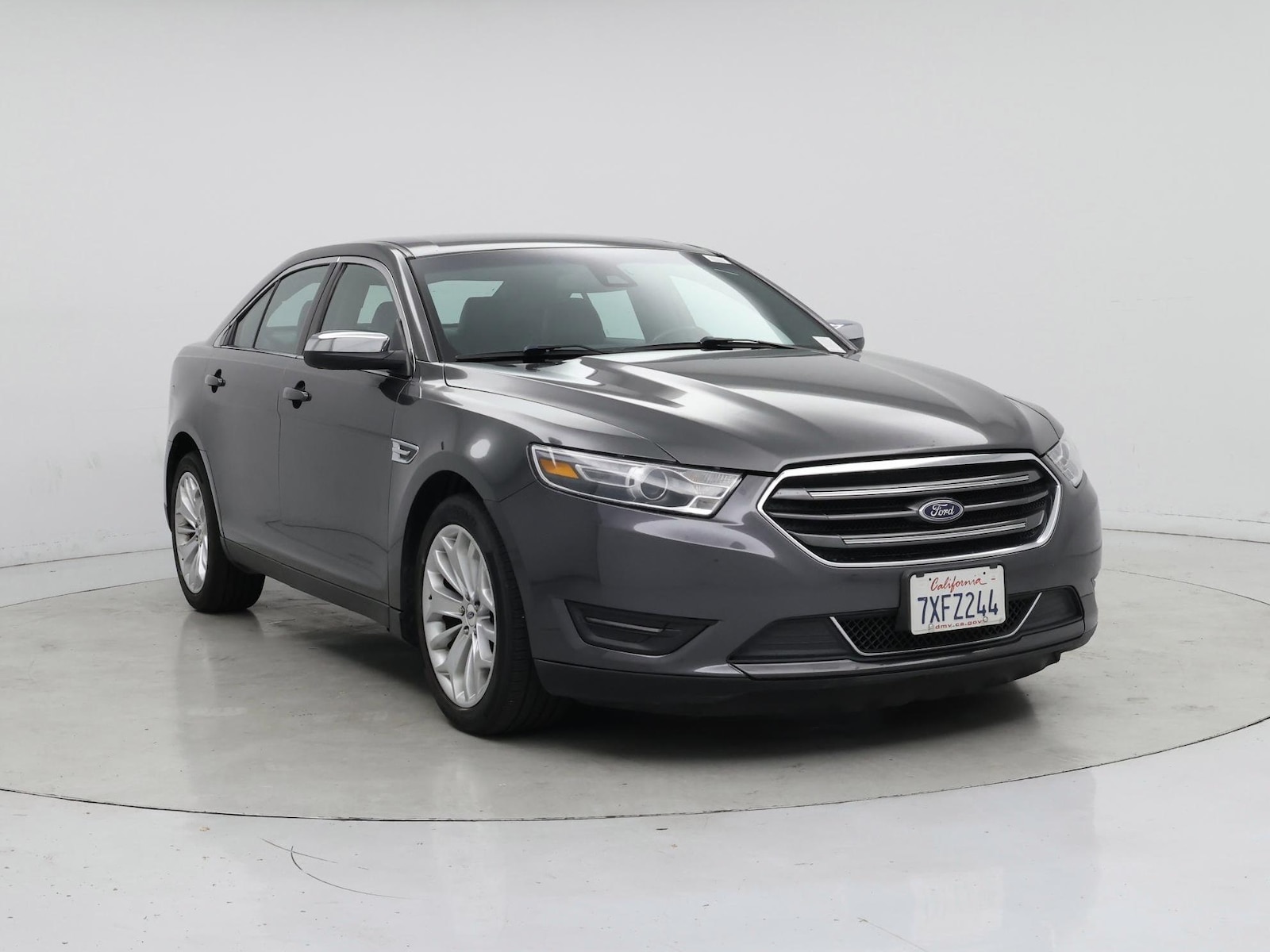 2017 Ford Taurus Limited - Photo 2