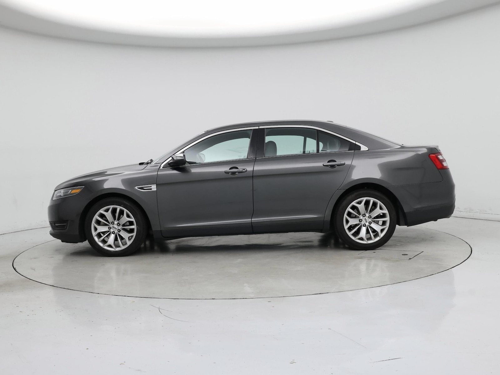2017 Ford Taurus Limited - Photo 4
