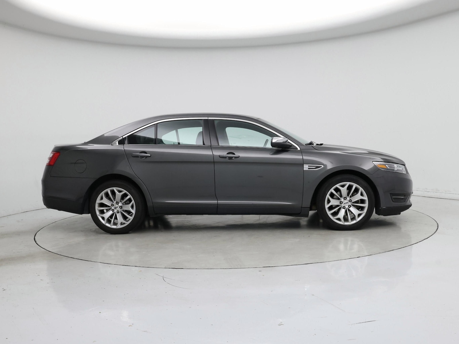 2017 Ford Taurus Limited - Photo 8