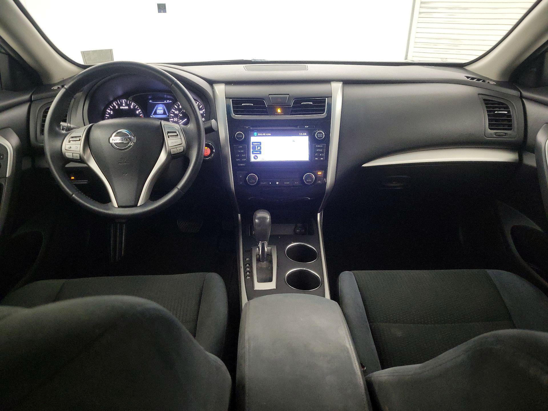 Thumbnail: 2015 Nissan Altima - 9