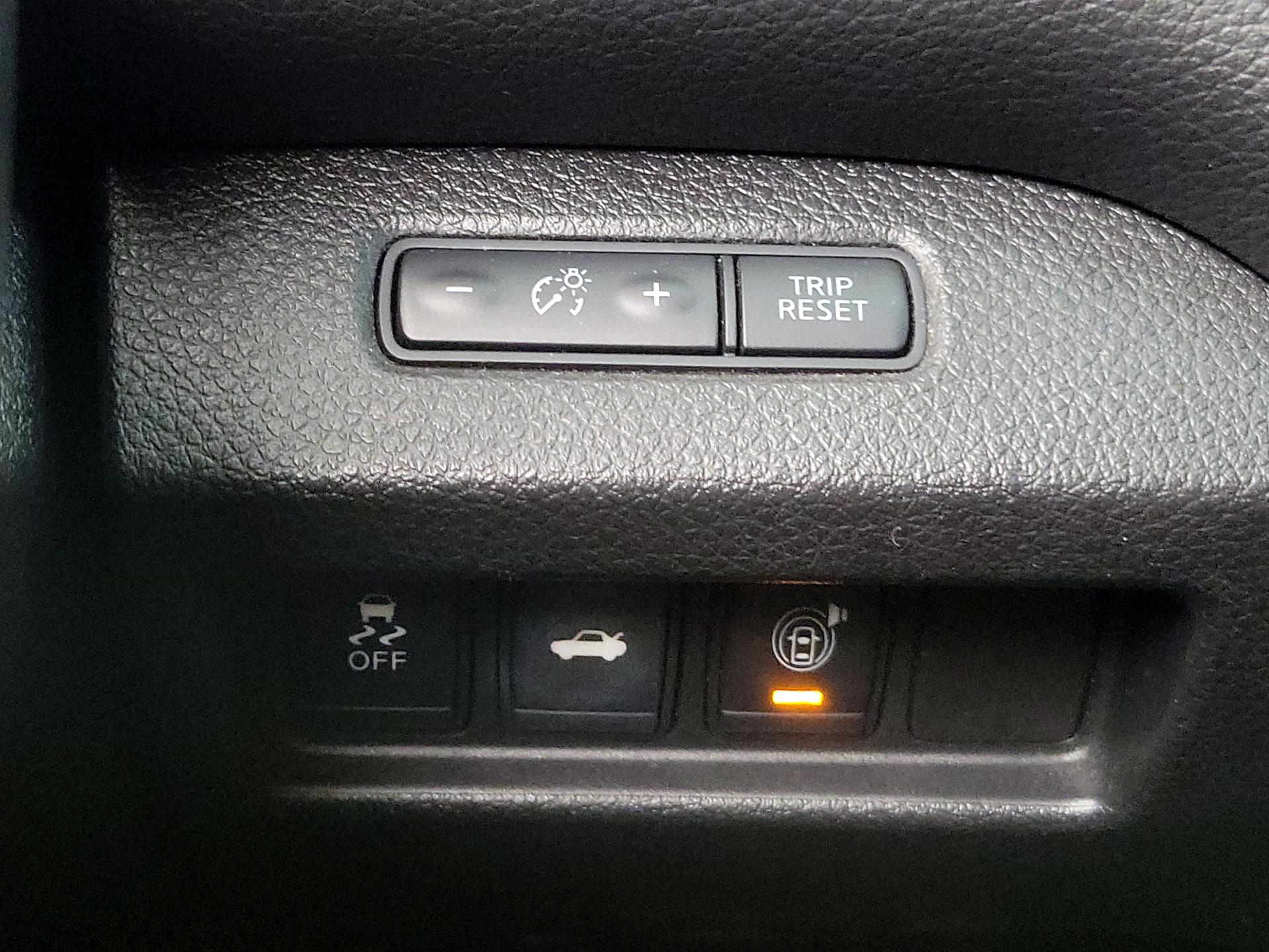 Thumbnail: 2015 Nissan Altima - 13