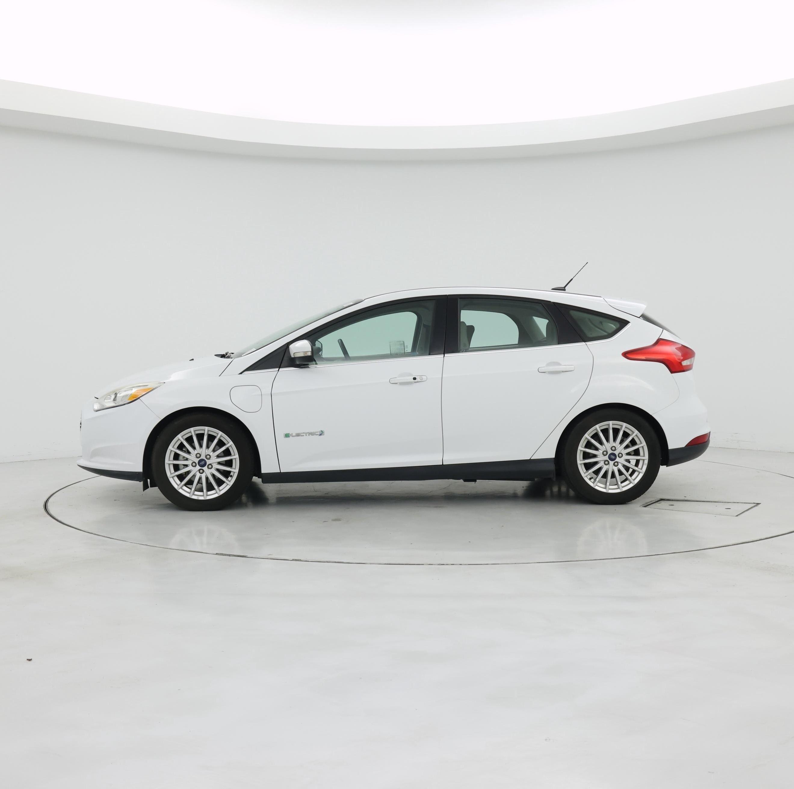 Thumbnail: 2017 Ford Focus - 3