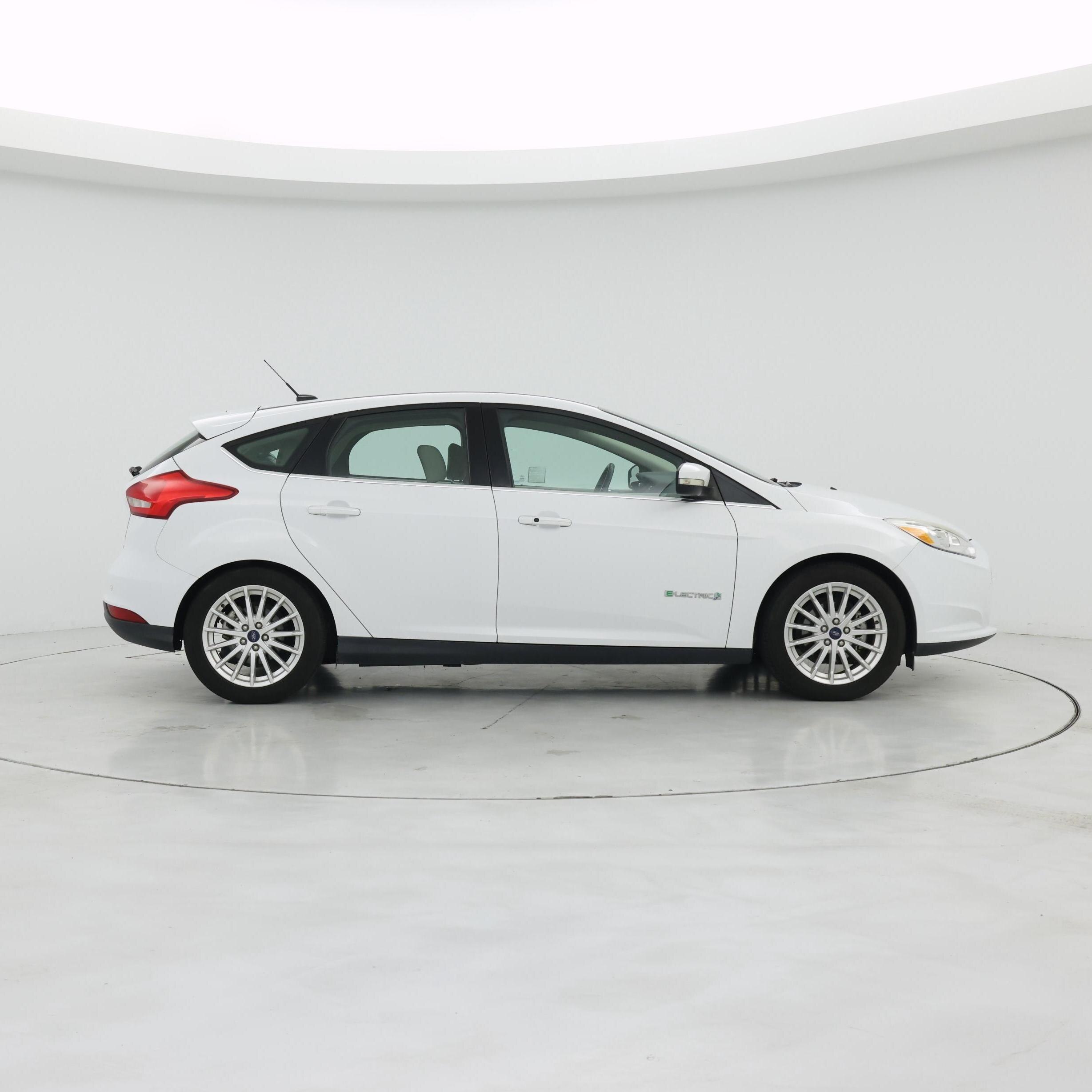 Thumbnail: 2017 Ford Focus - 7