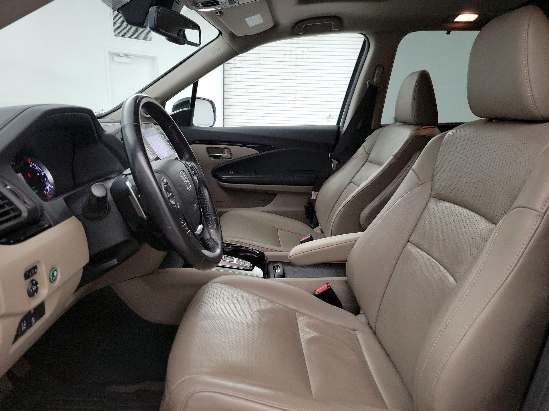 Thumbnail: 2016 Honda Pilot - 11