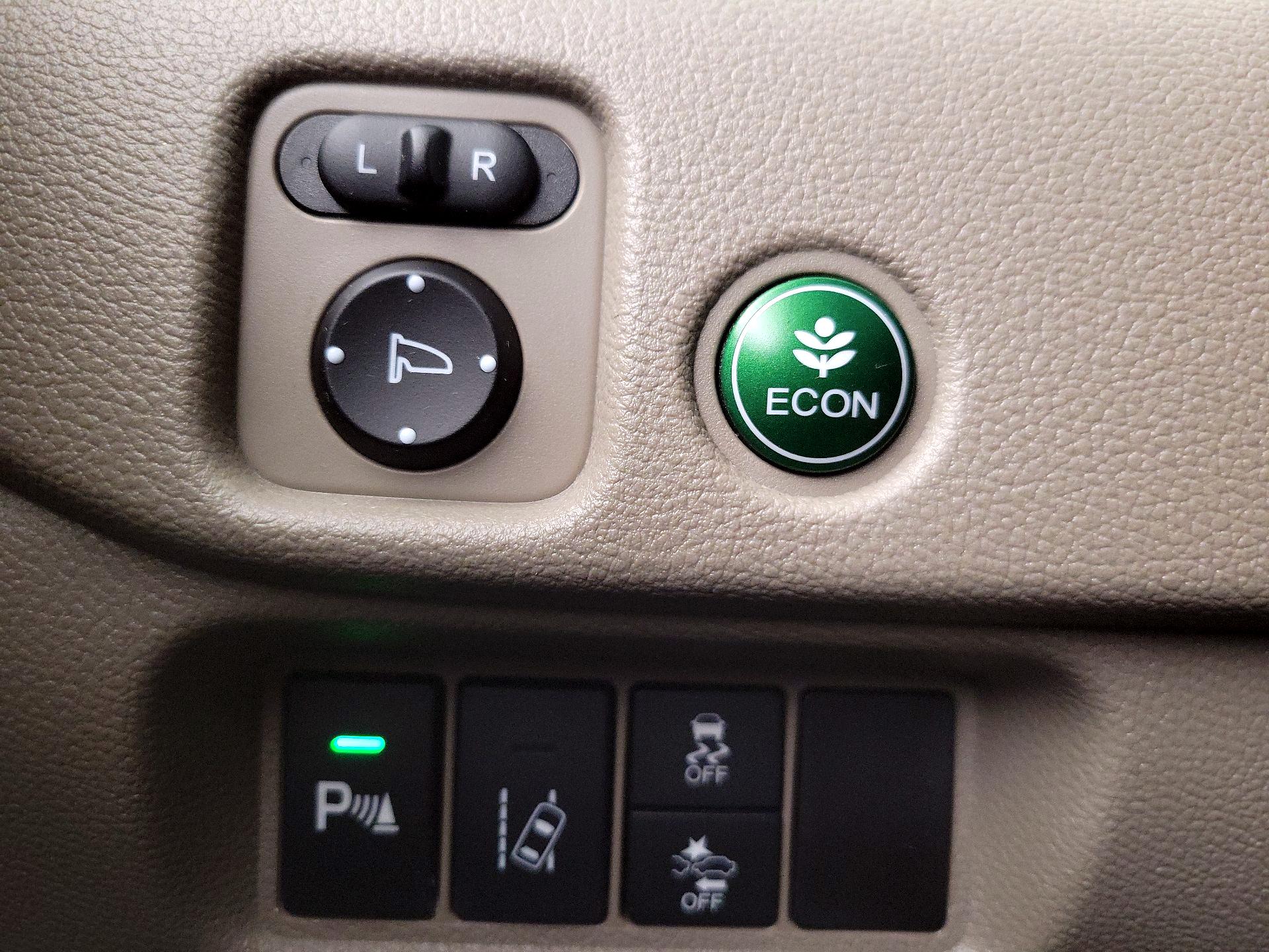 Thumbnail: 2016 Honda Pilot - 13
