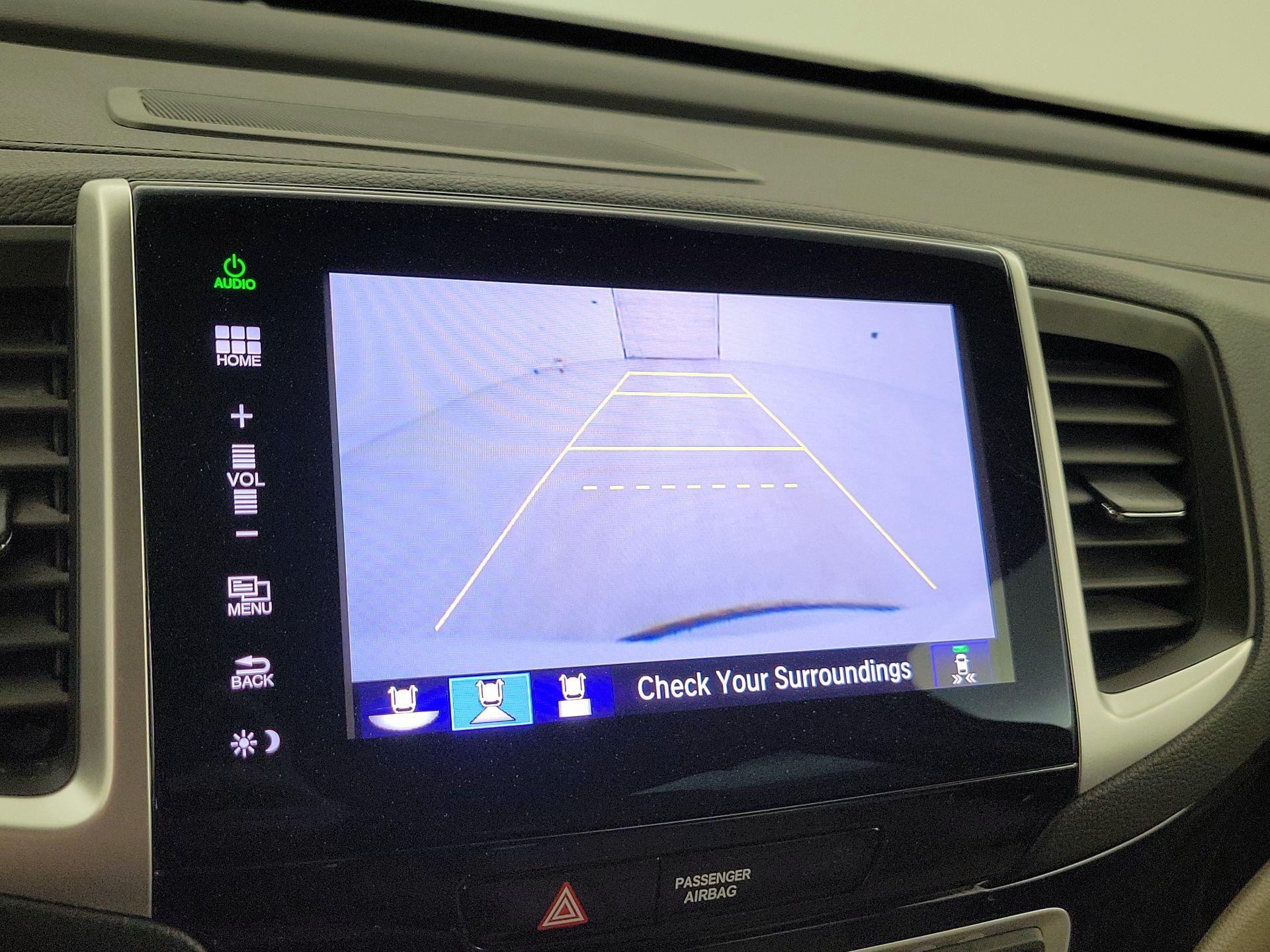 Thumbnail: 2016 Honda Pilot - 15