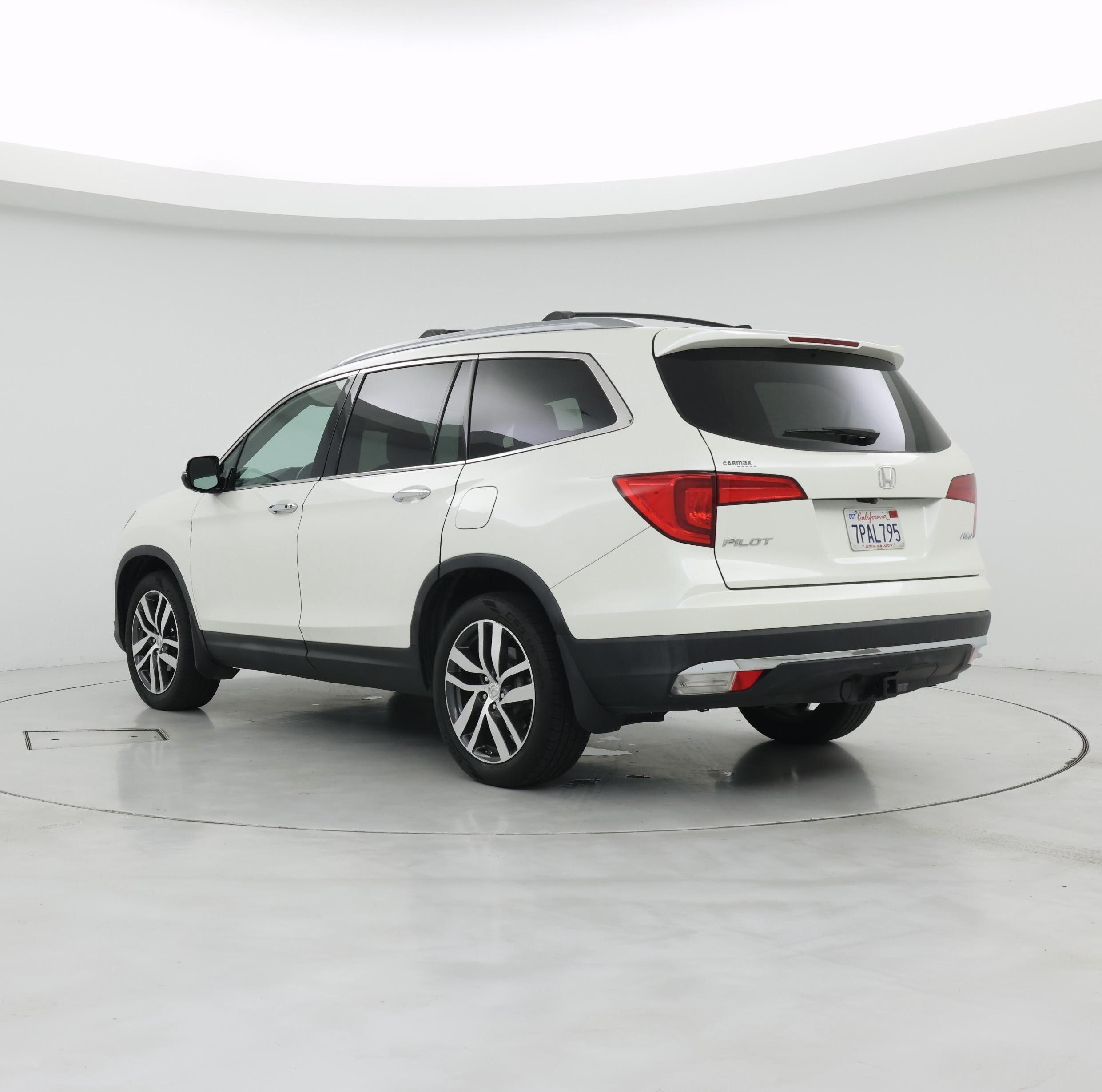 Thumbnail: 2016 Honda Pilot - 2