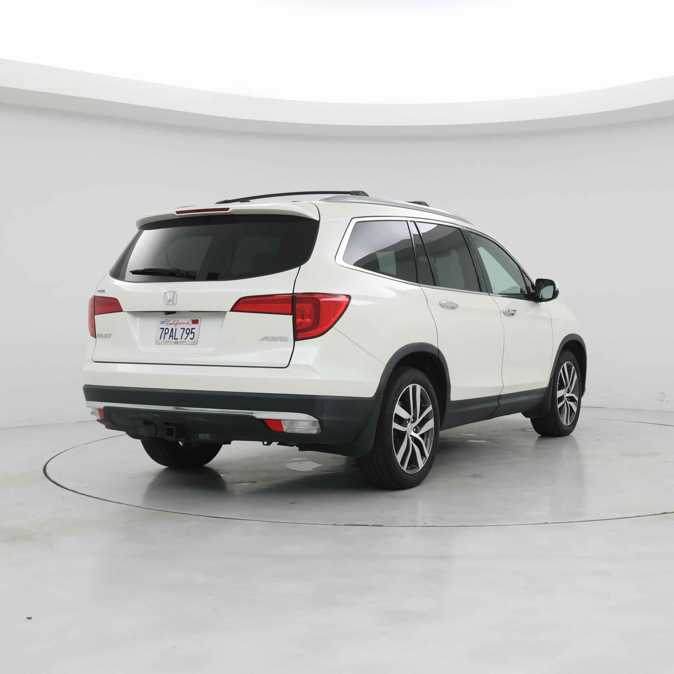 Thumbnail: 2016 Honda Pilot - 8