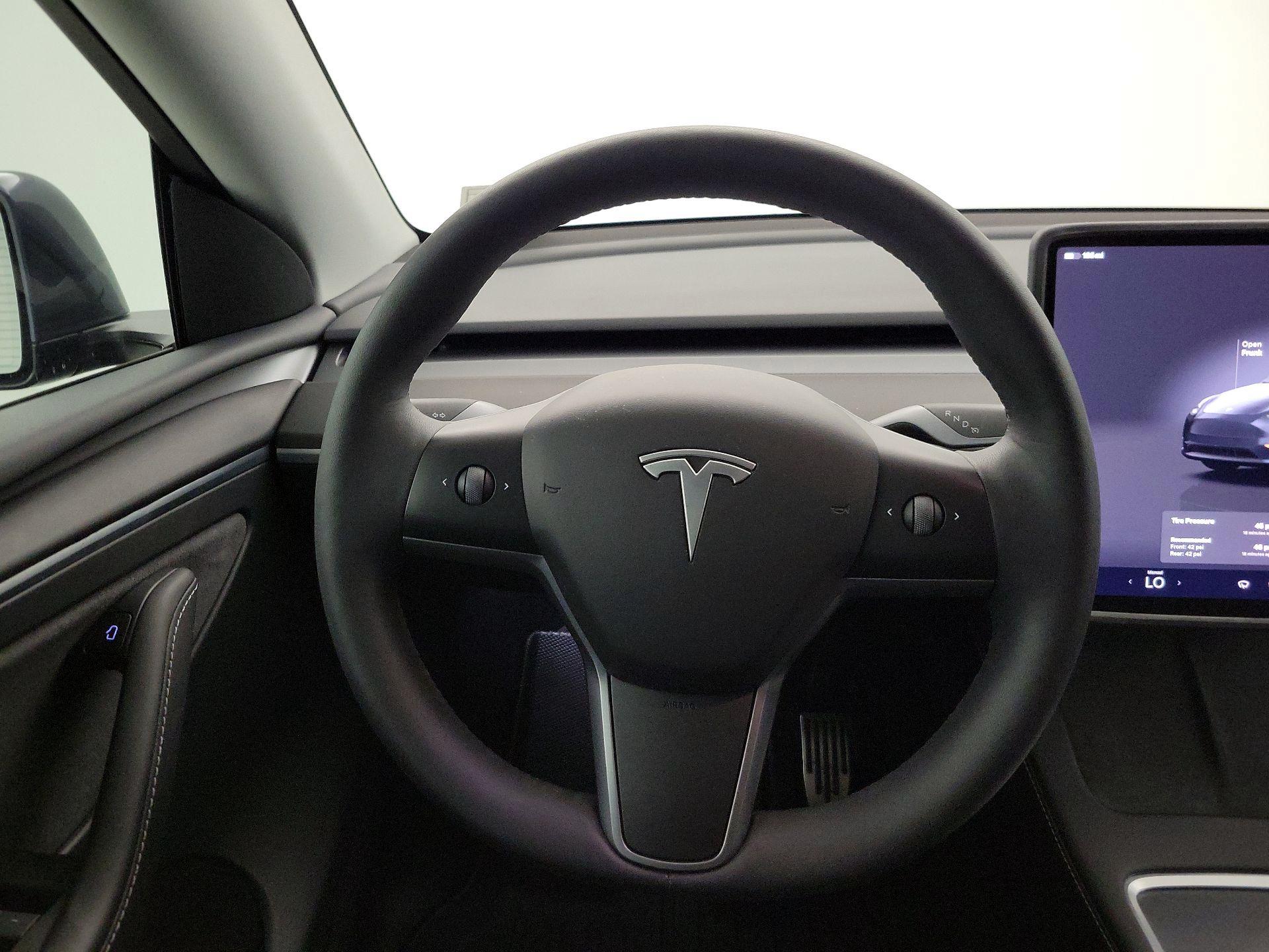 Thumbnail: 2023 Tesla Model Y - 10