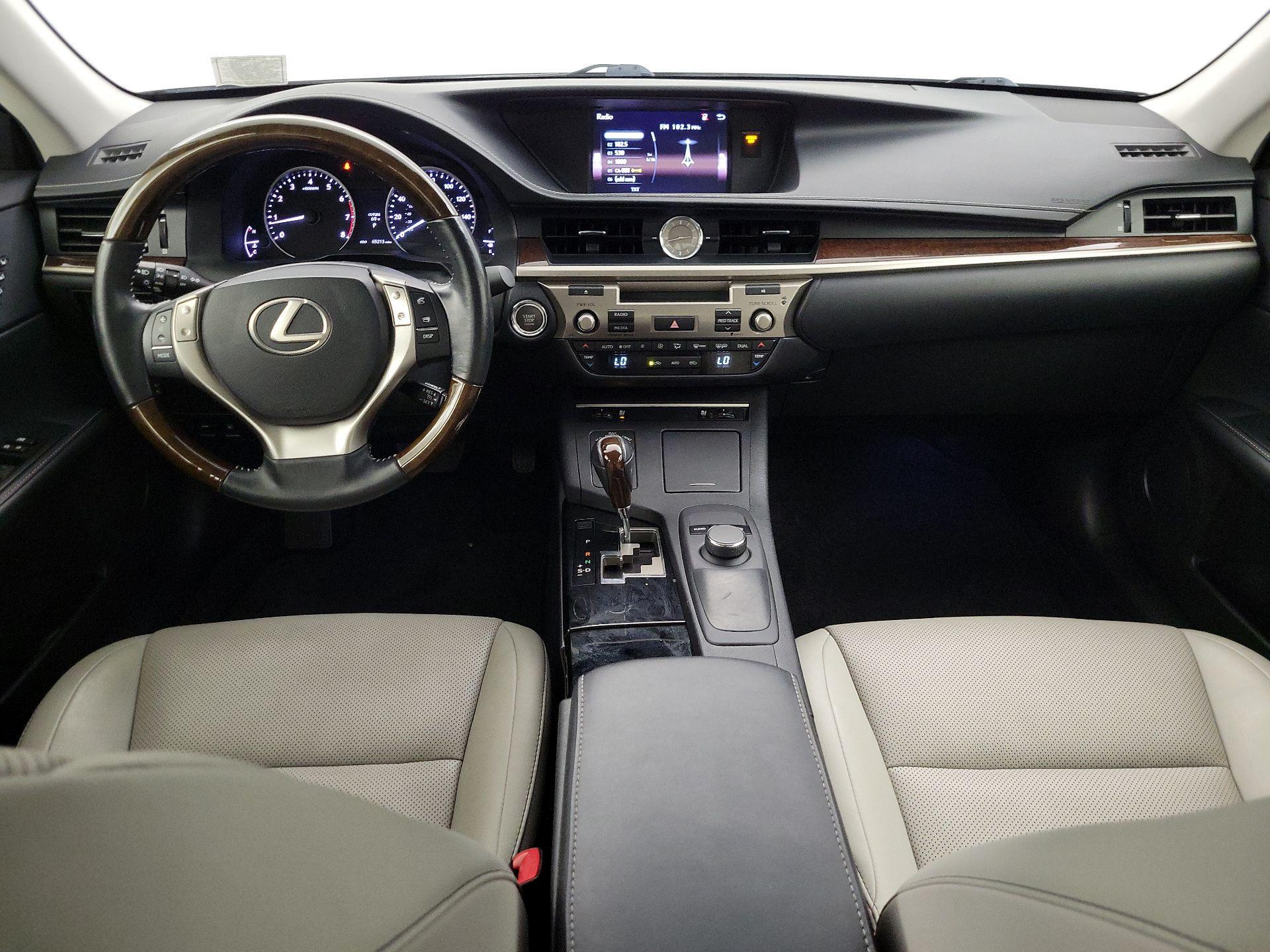 Thumbnail: 2015 Lexus ES - 9