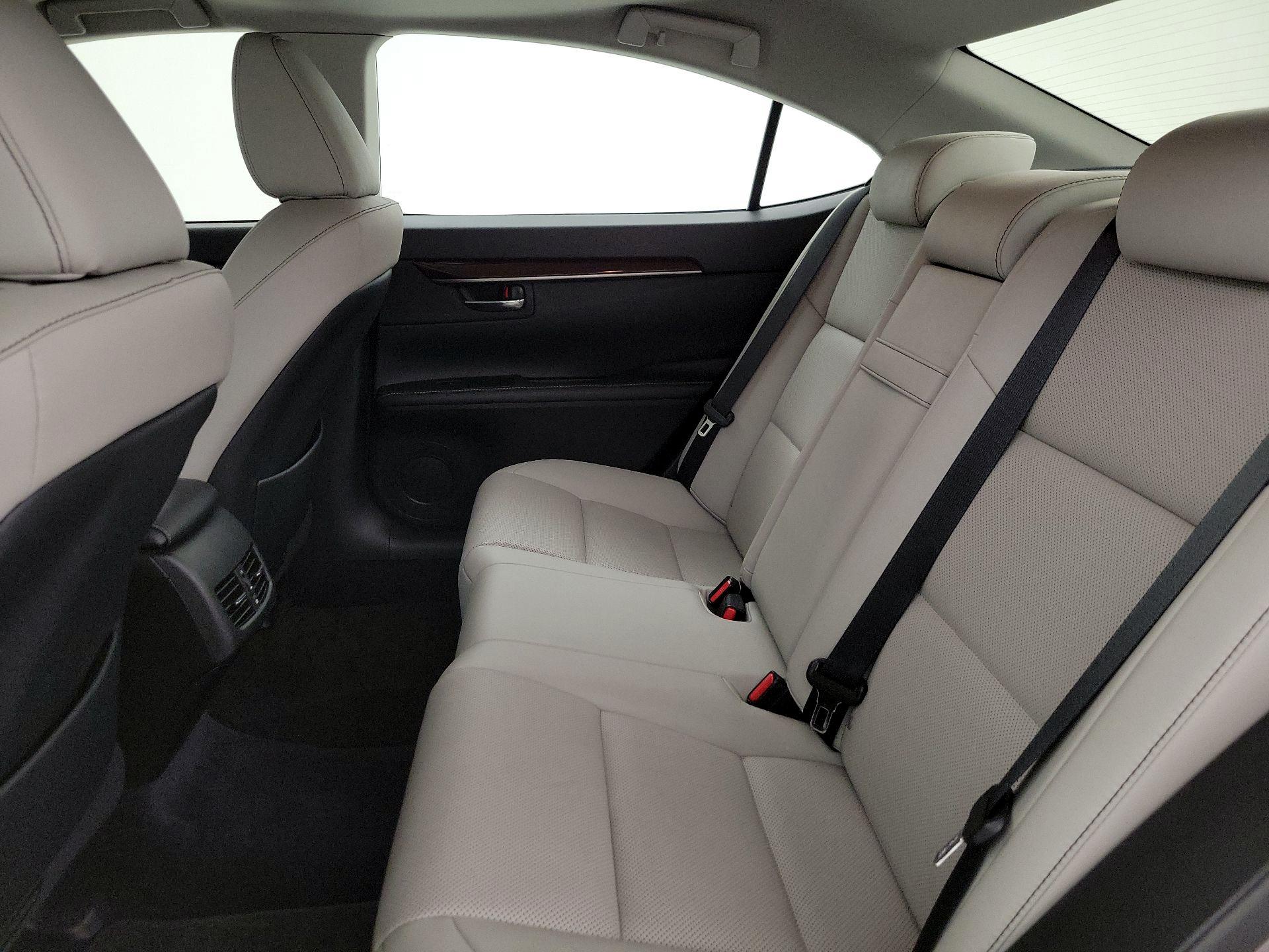 Thumbnail: 2015 Lexus ES - 19