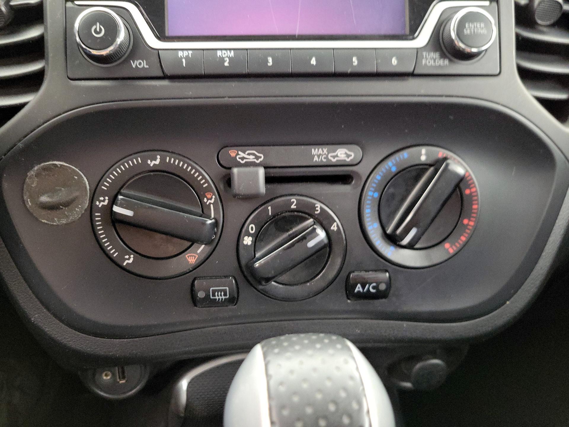 Thumbnail: 2015 Nissan Juke - 16