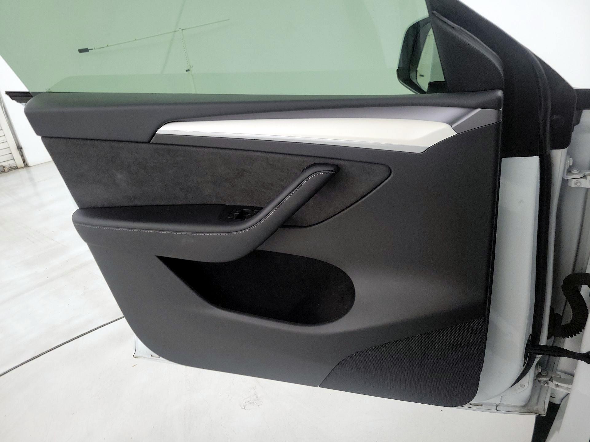 Thumbnail: 2024 Tesla Model Y - 12