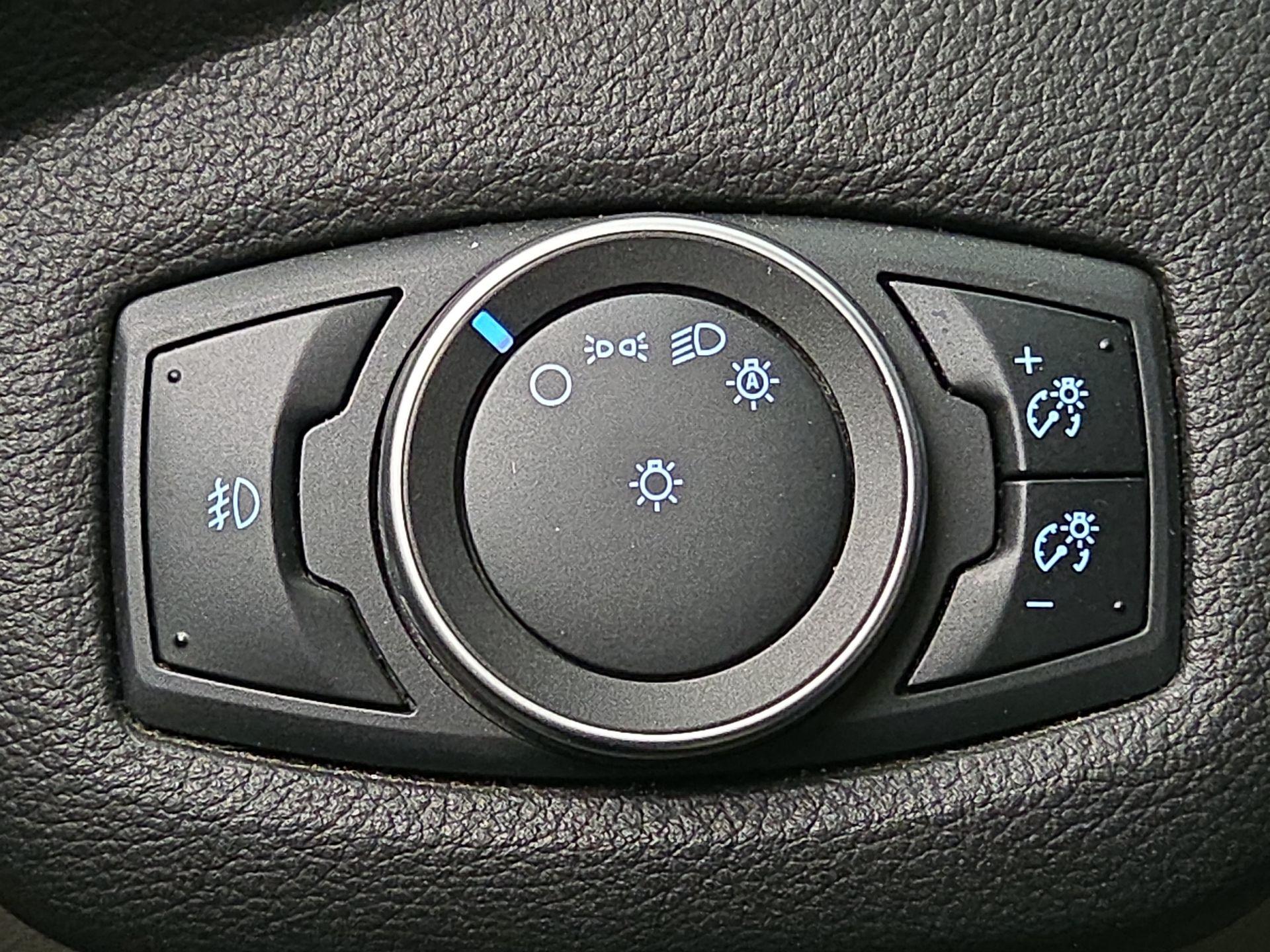 Thumbnail: 2016 Ford Escape - 13
