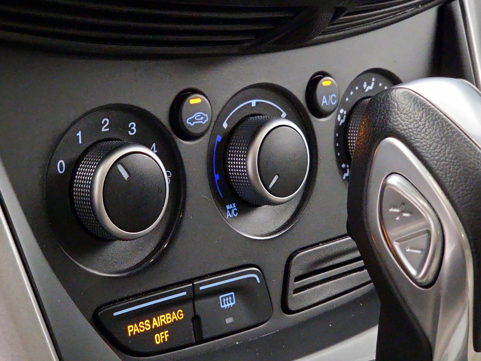 Thumbnail: 2016 Ford Escape - 16