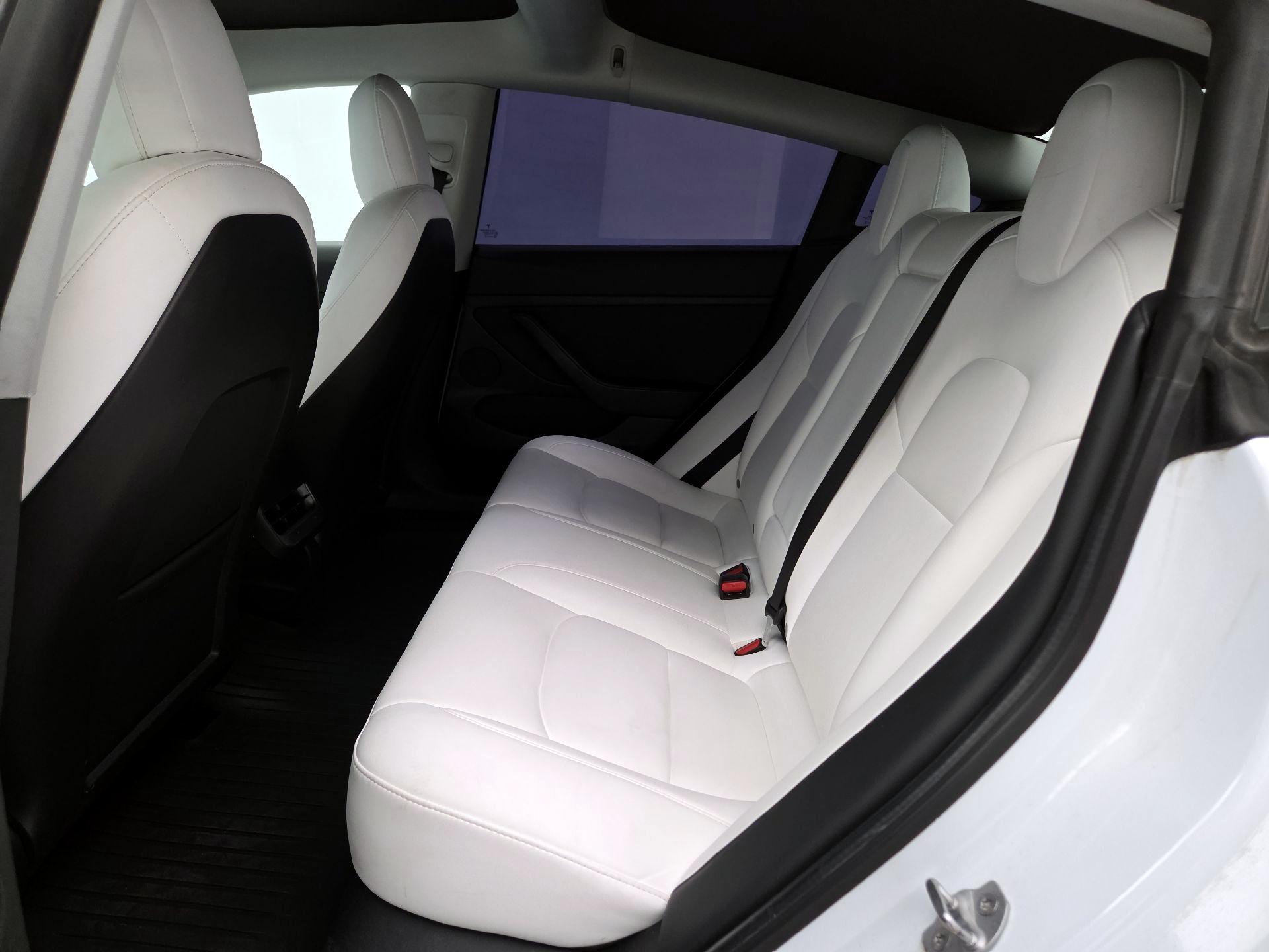 Thumbnail: 2021 Tesla Model 3 - 19