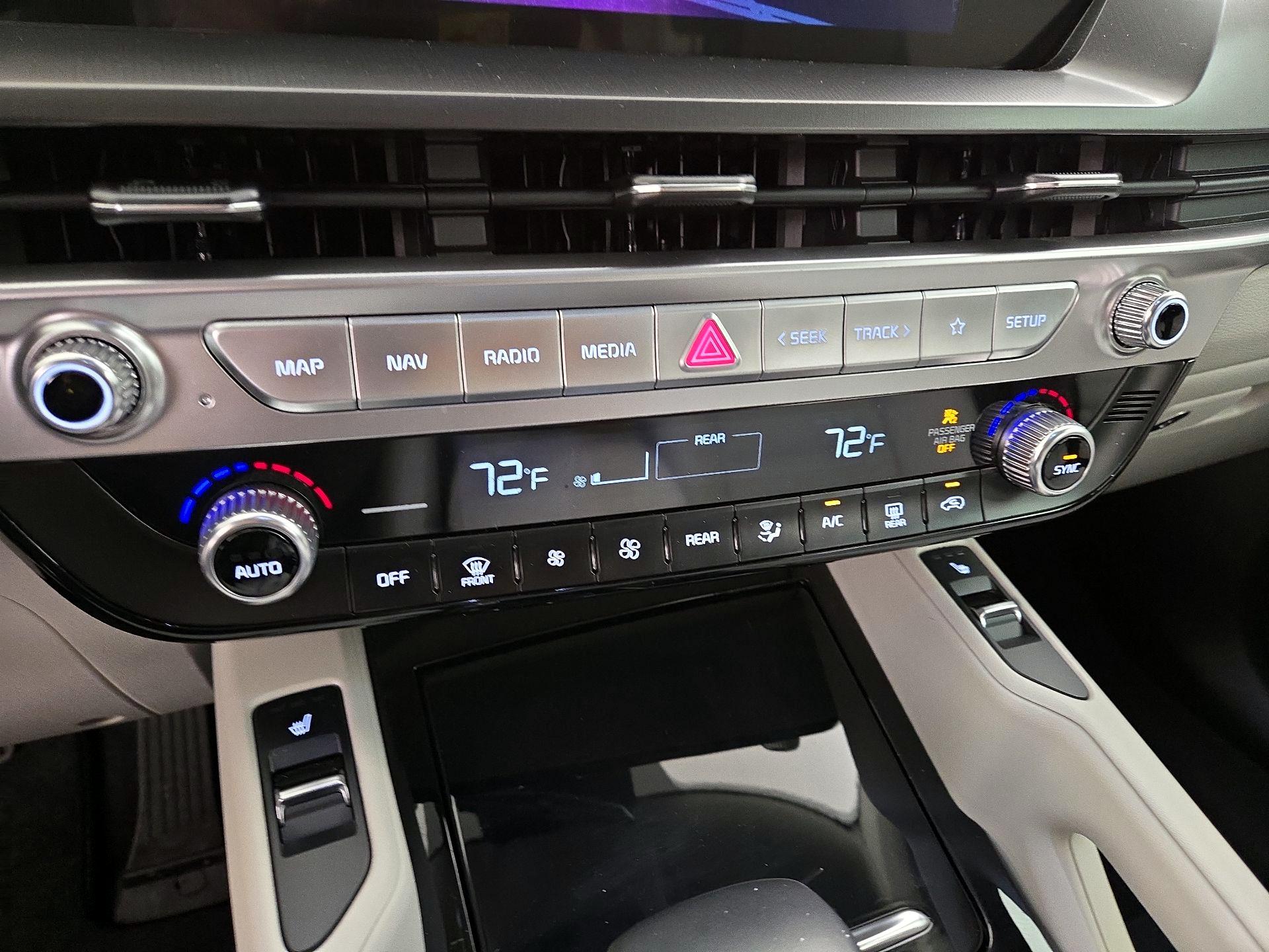 Thumbnail: 2024 Kia Telluride - 16