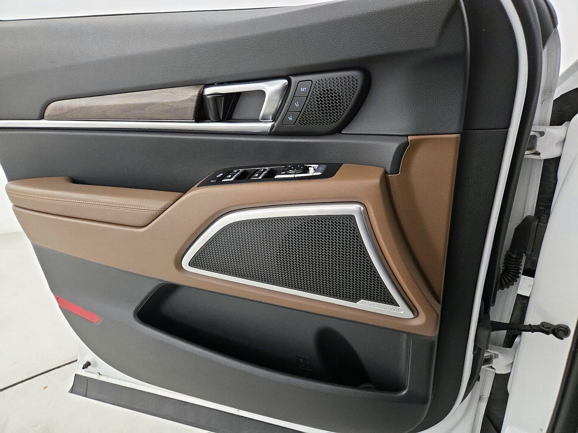 Thumbnail: 2020 Kia Telluride - 12