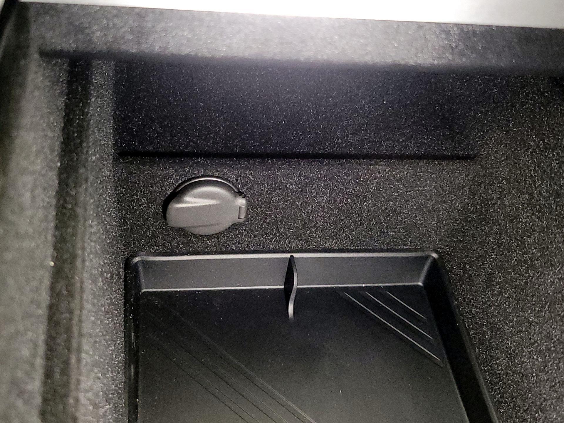 Thumbnail: 2025 Tesla Model 3 - 19