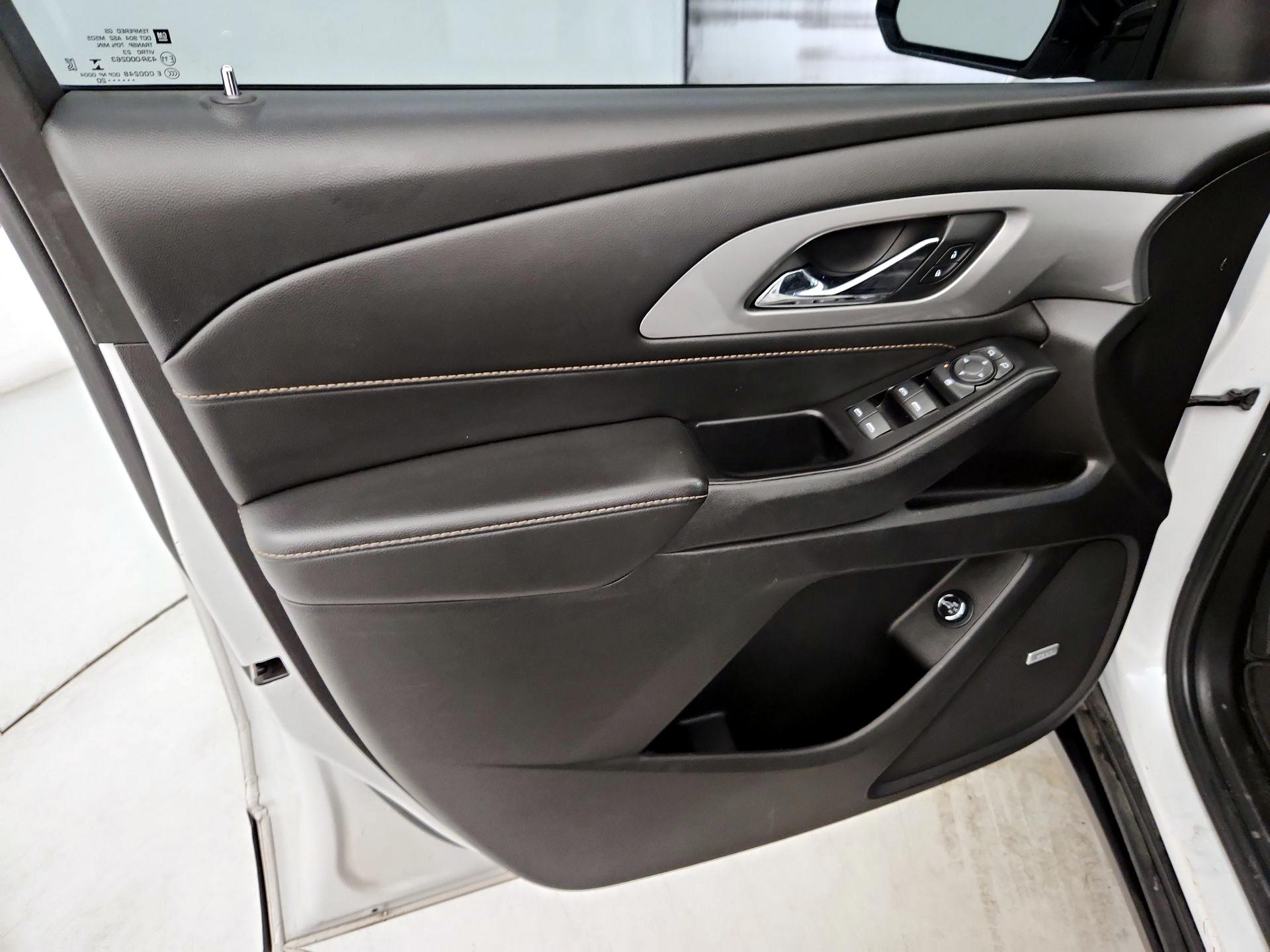 Thumbnail: 2020 Chevrolet Traverse - 12