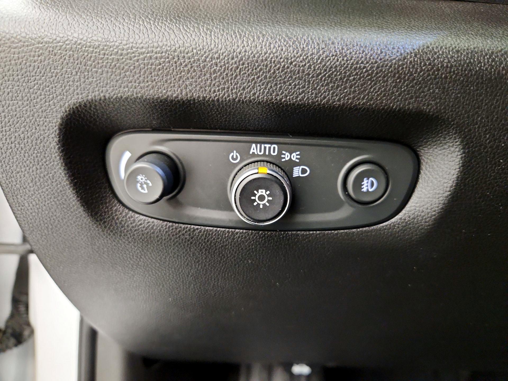 Thumbnail: 2020 Chevrolet Traverse - 13