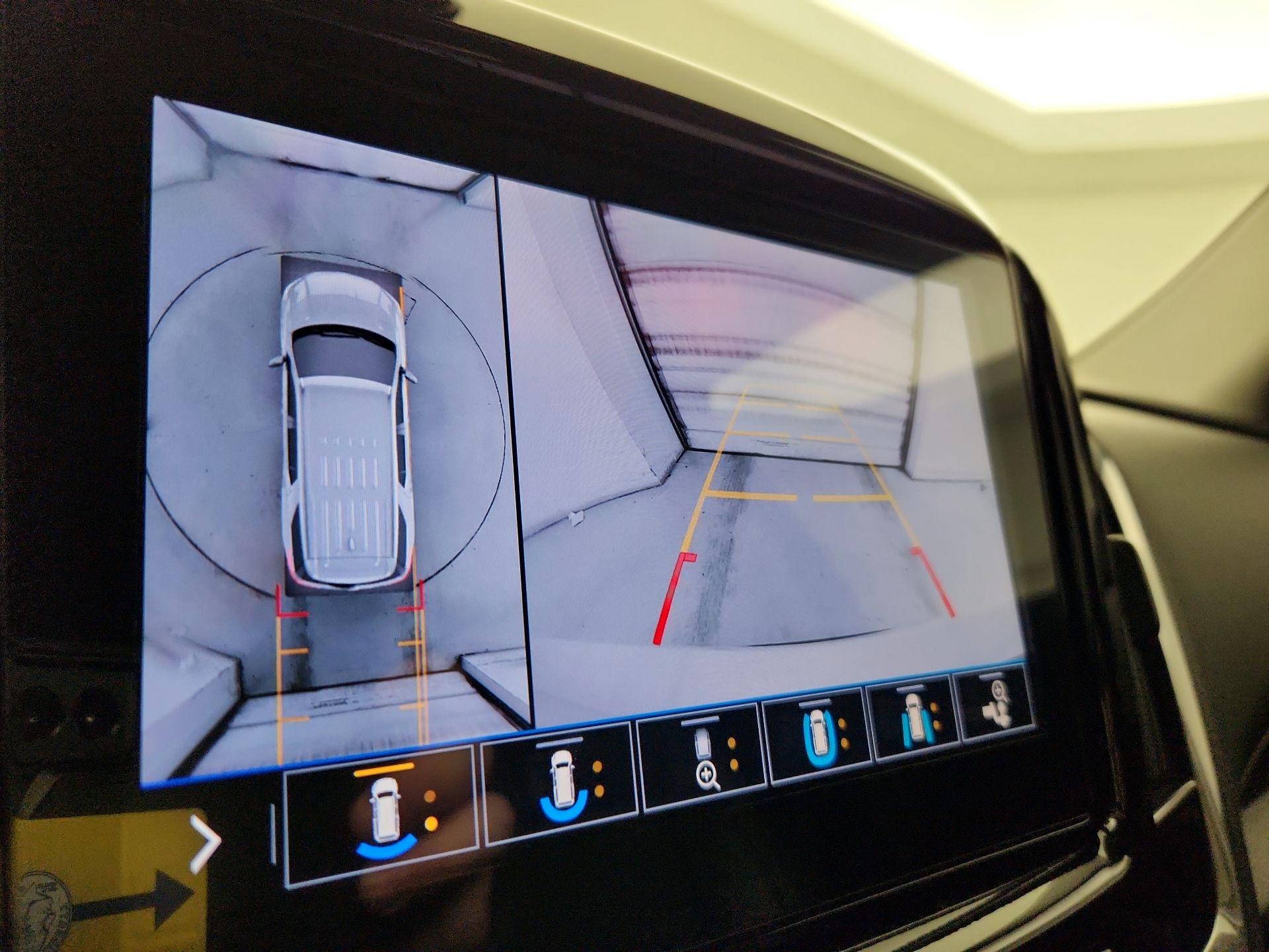 Thumbnail: 2020 Chevrolet Traverse - 14