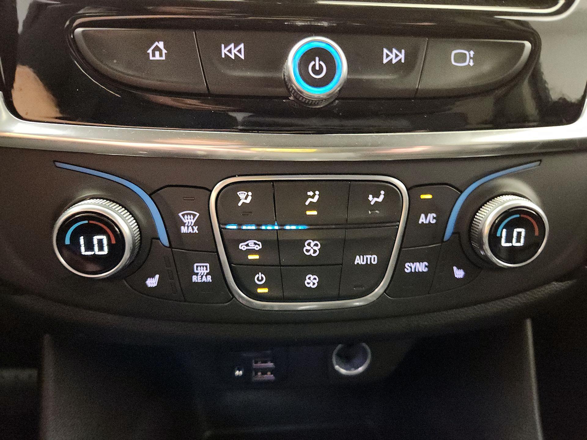 Thumbnail: 2020 Chevrolet Traverse - 16