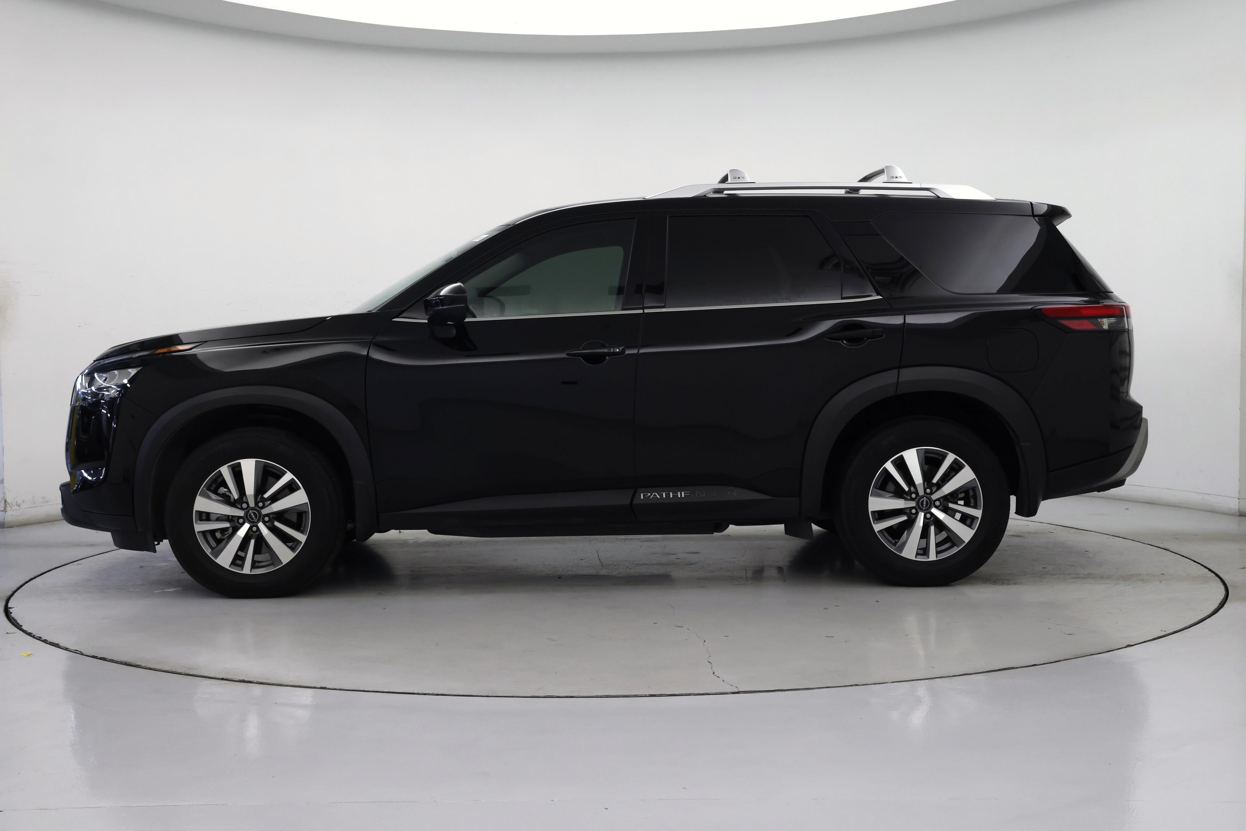 Thumbnail: 2023 Nissan Pathfinder - 3