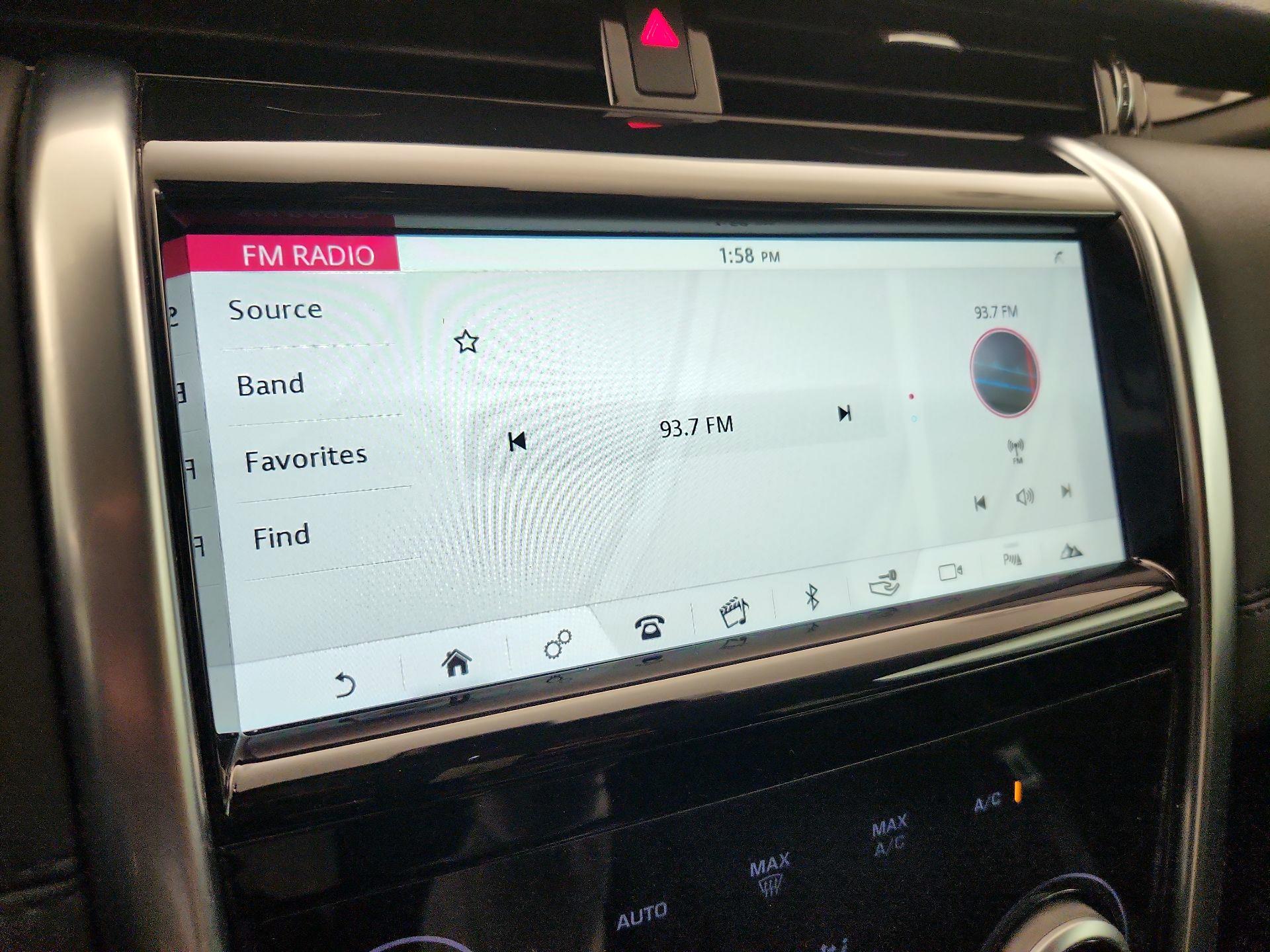 Thumbnail: 2020 Land Rover Discovery Sport - 15